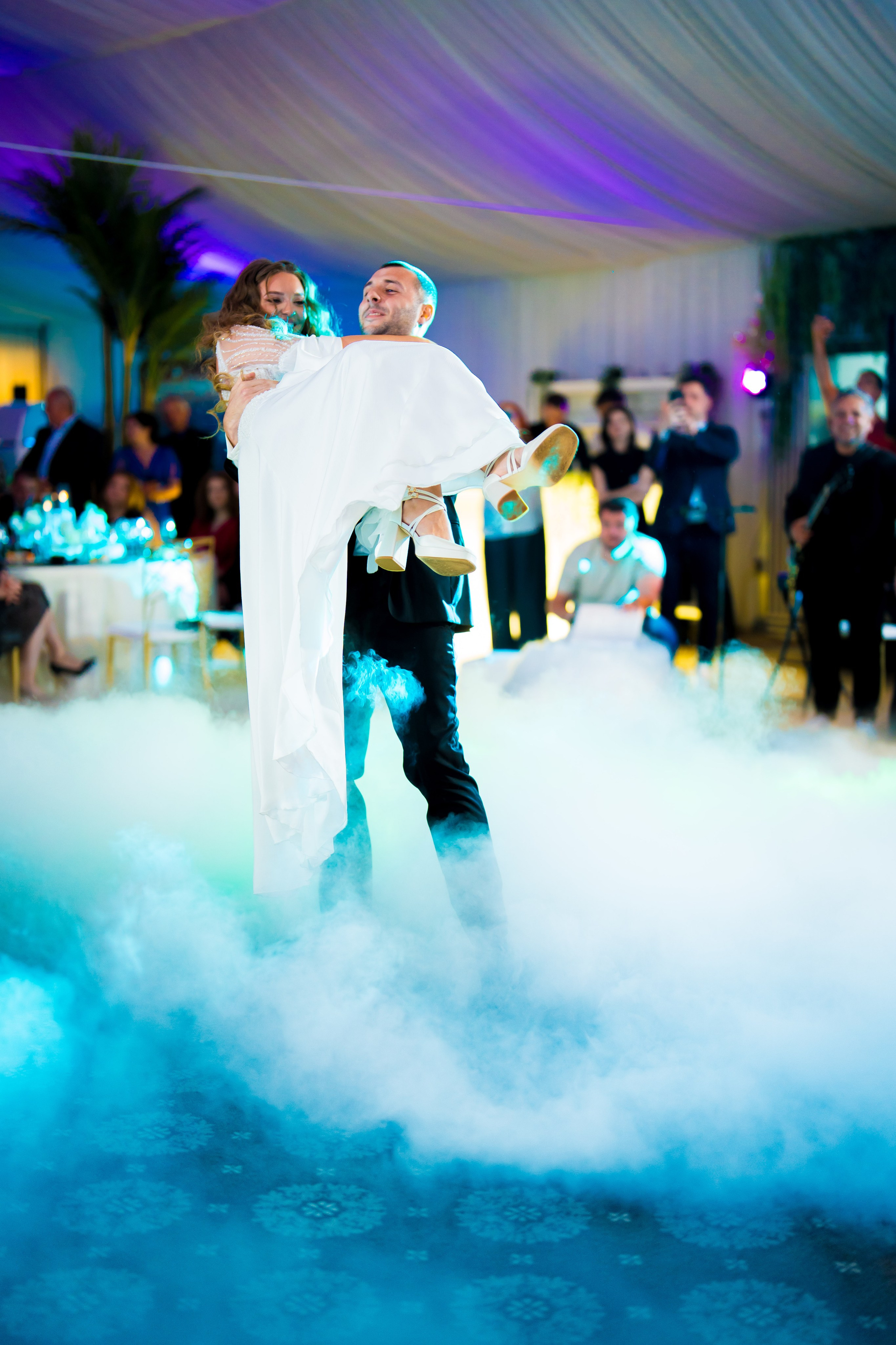 PARTY. Gabriel Florea — Fotograf nuntă București