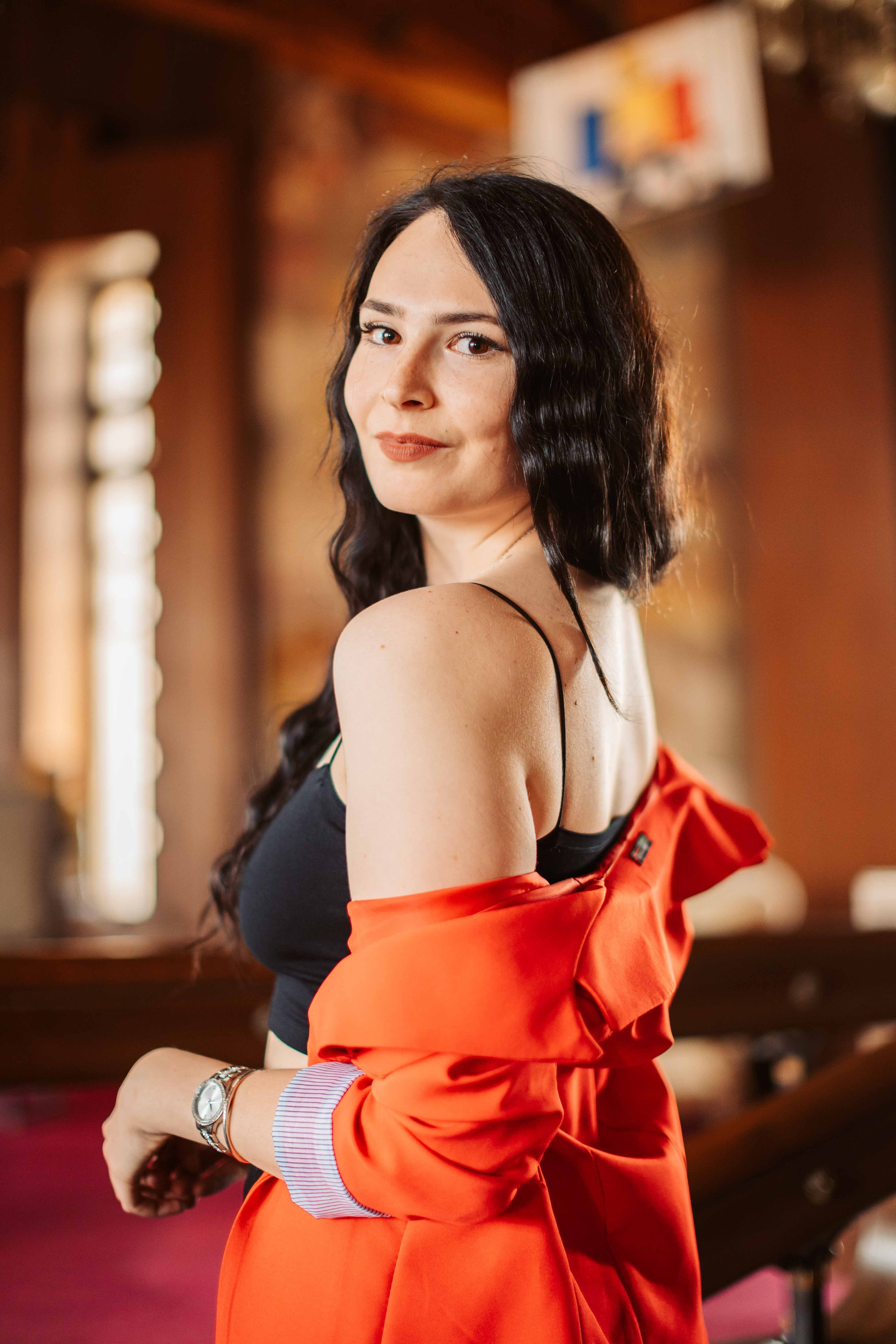 12C — Unirea. Contrast Studio