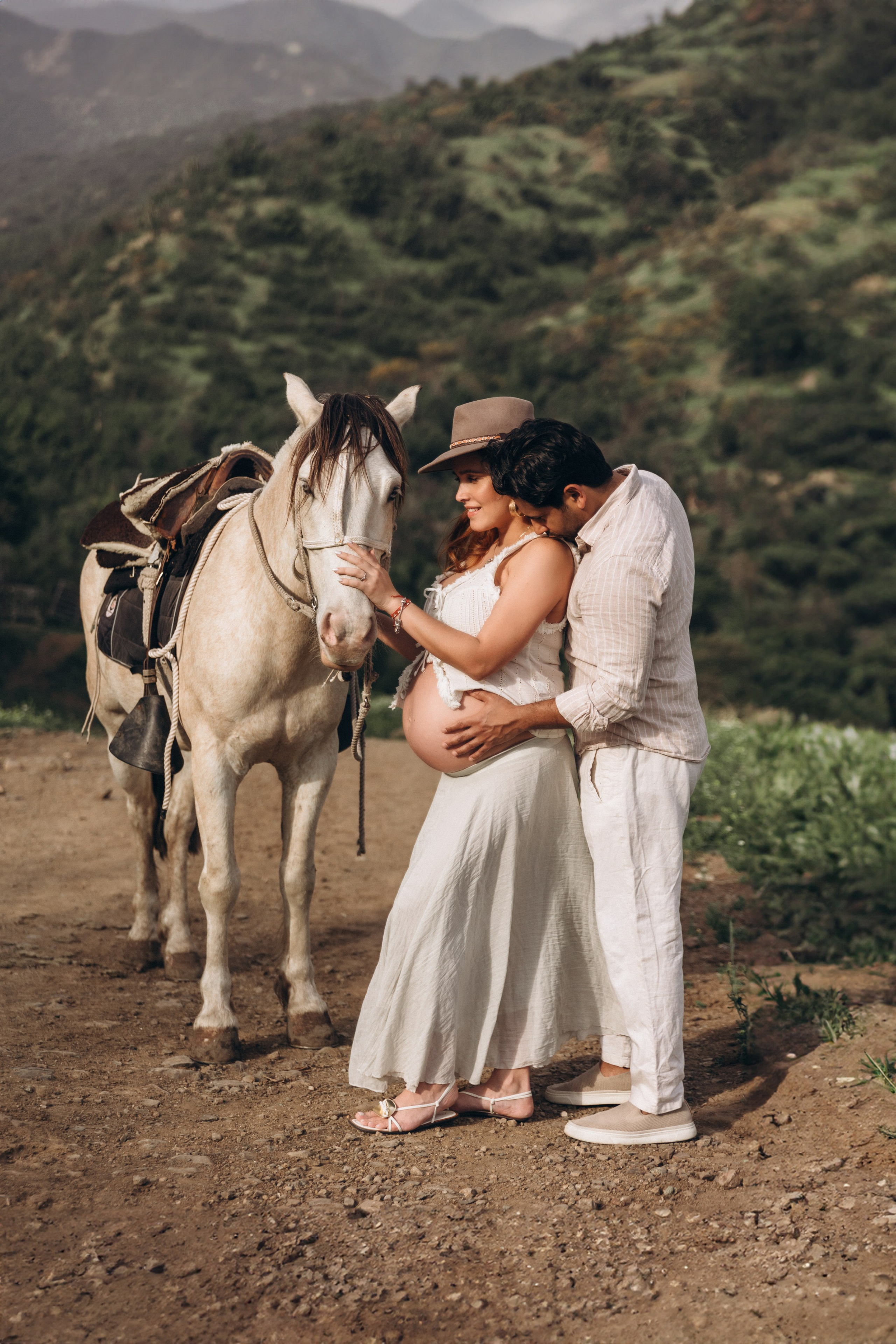 Sesión fotográfica ecuestre en la montaña — Elegancia salvaje y paisajes cinematográficos. Photographer in Santiago, Chile Anna Almazova