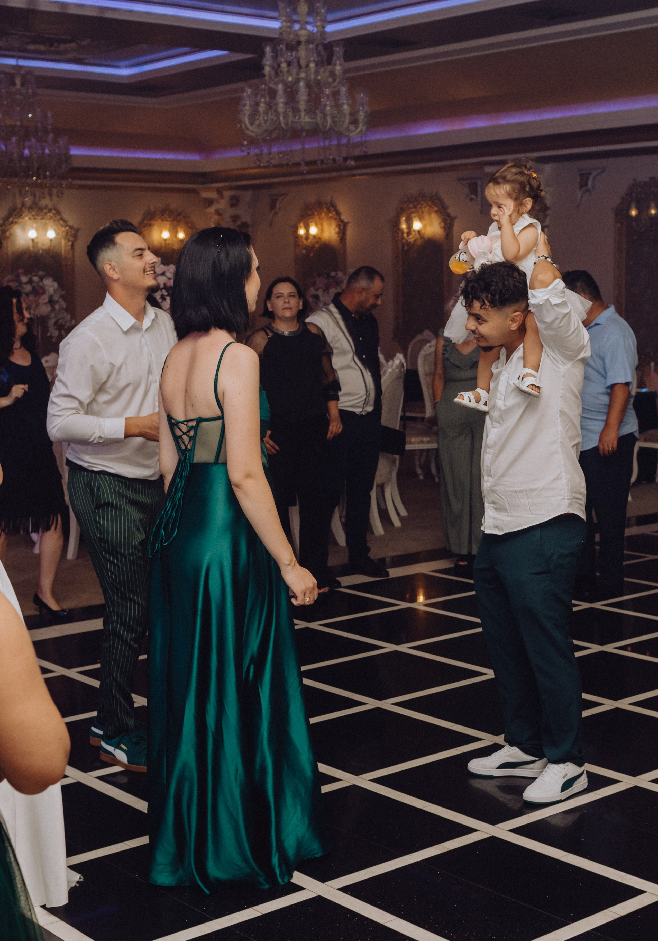 Paul & Maria. Wedding & couple photographer from Romania Rut Vetan