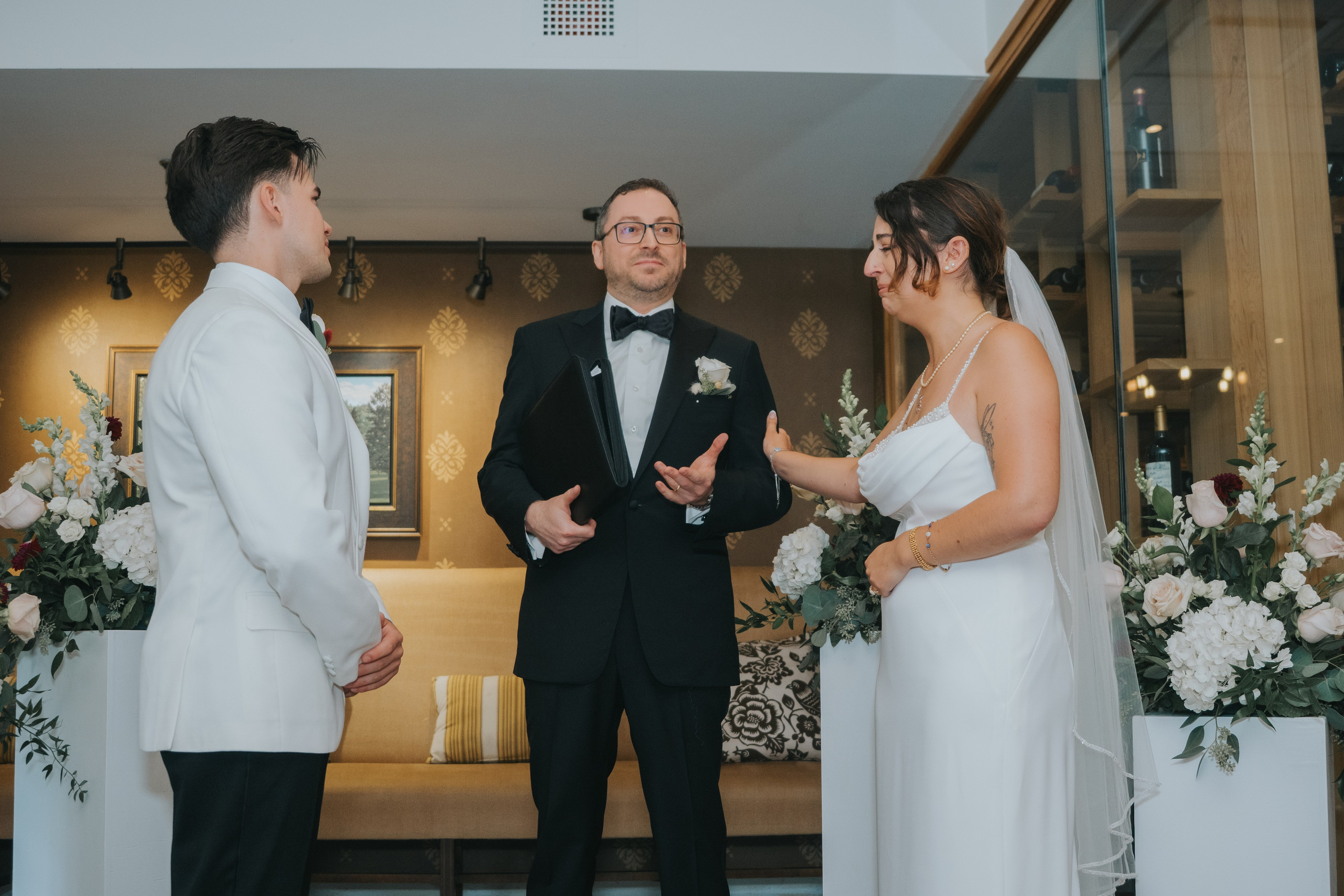 Wedding of Cassandra and Loïc in Beaconsfield, Montreal. Wedding and Family Photography Montreal Muriel Oe Photo