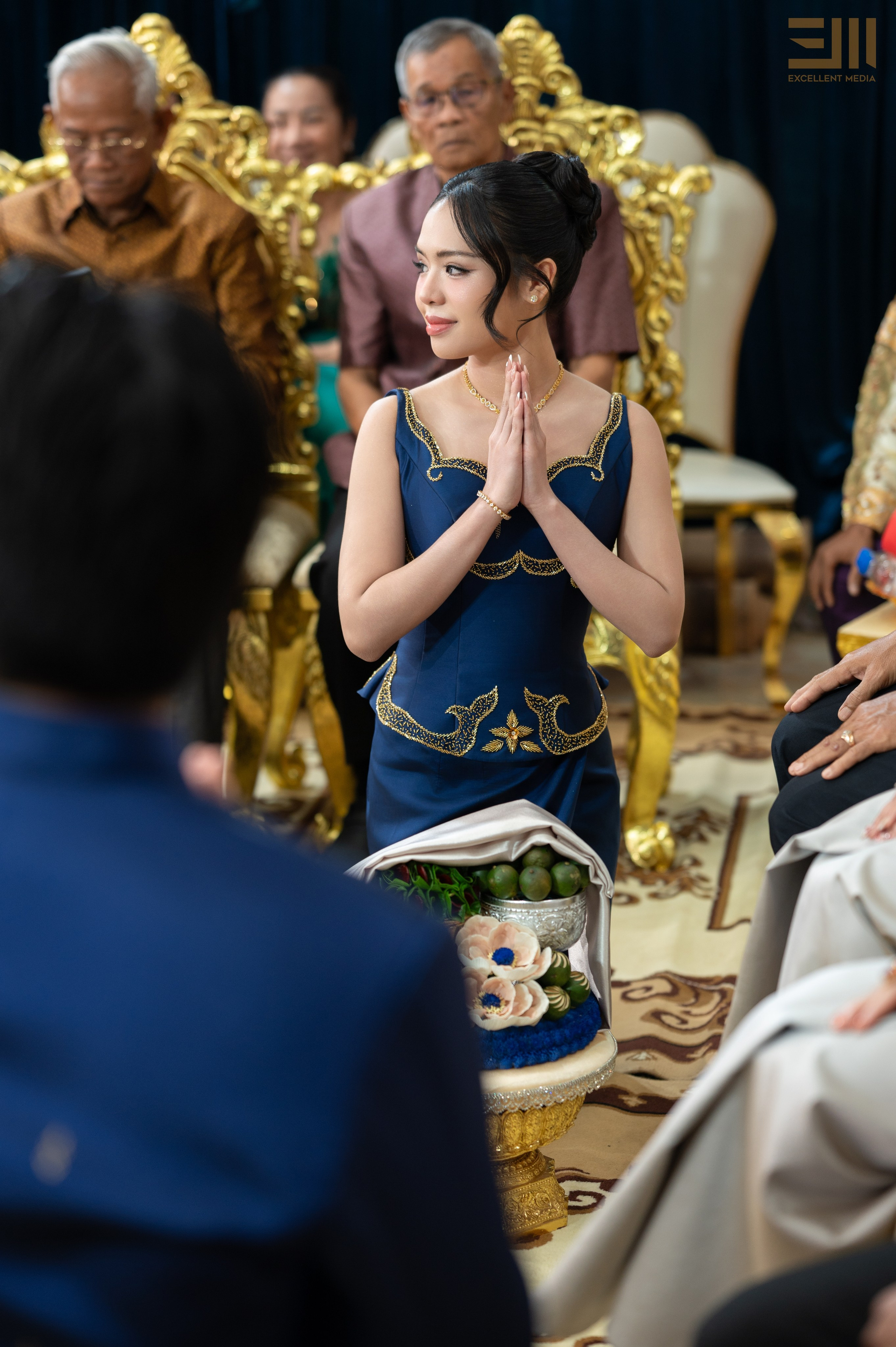 សិង្ហ & លីដា. Welcome to Excellent Media