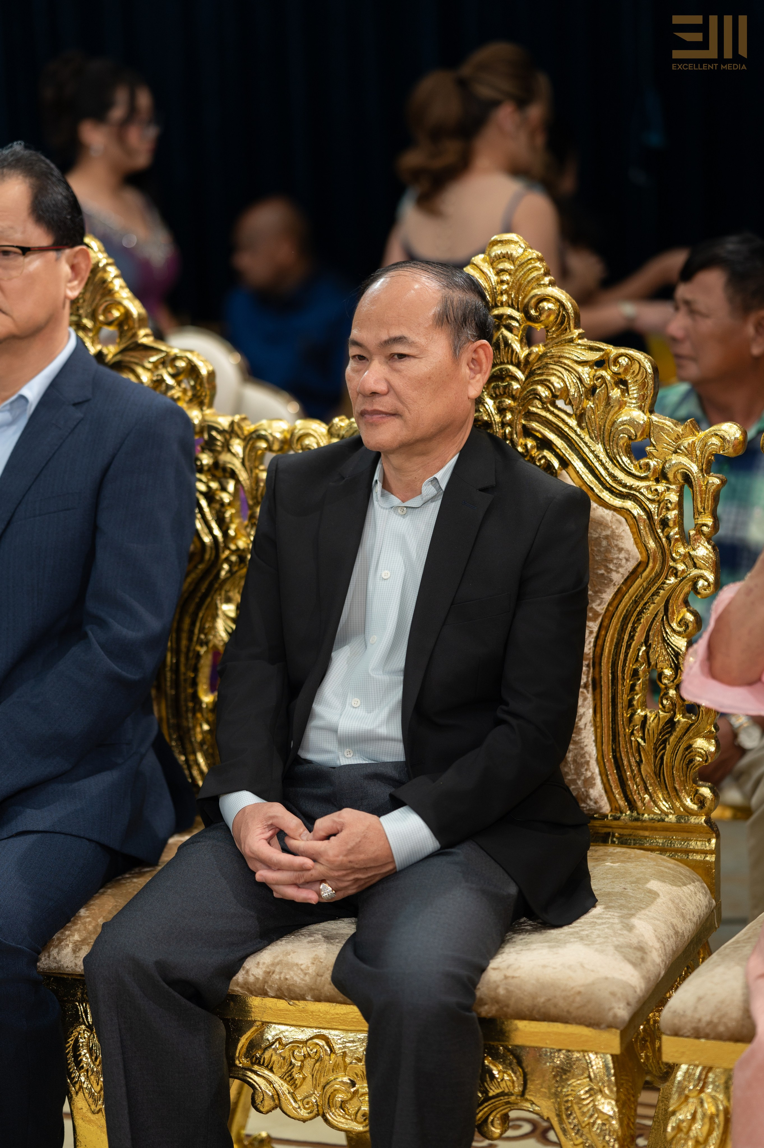 សិង្ហ & លីដា. Welcome to Excellent Media