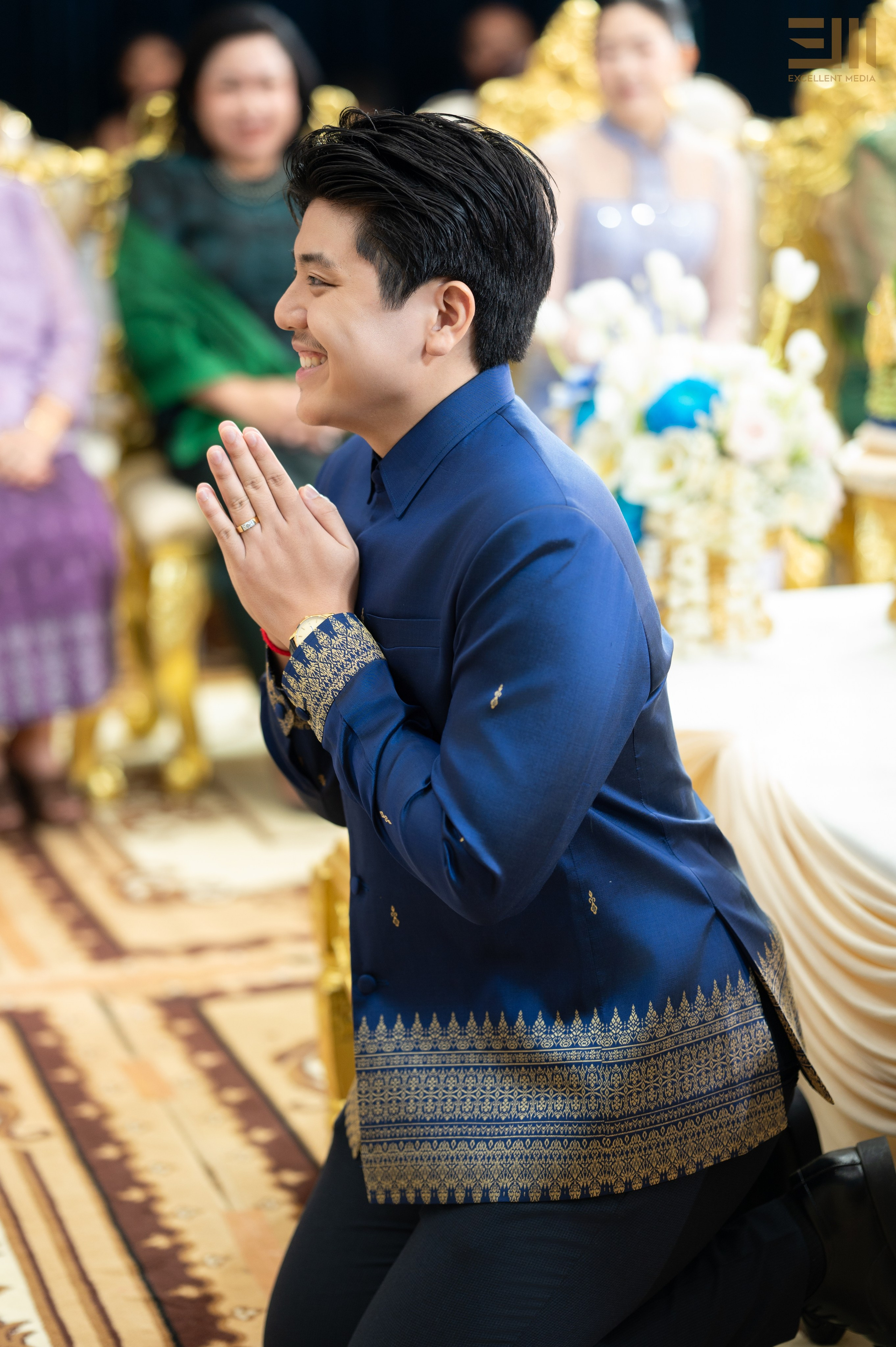 សិង្ហ & លីដា. Welcome to Excellent Media
