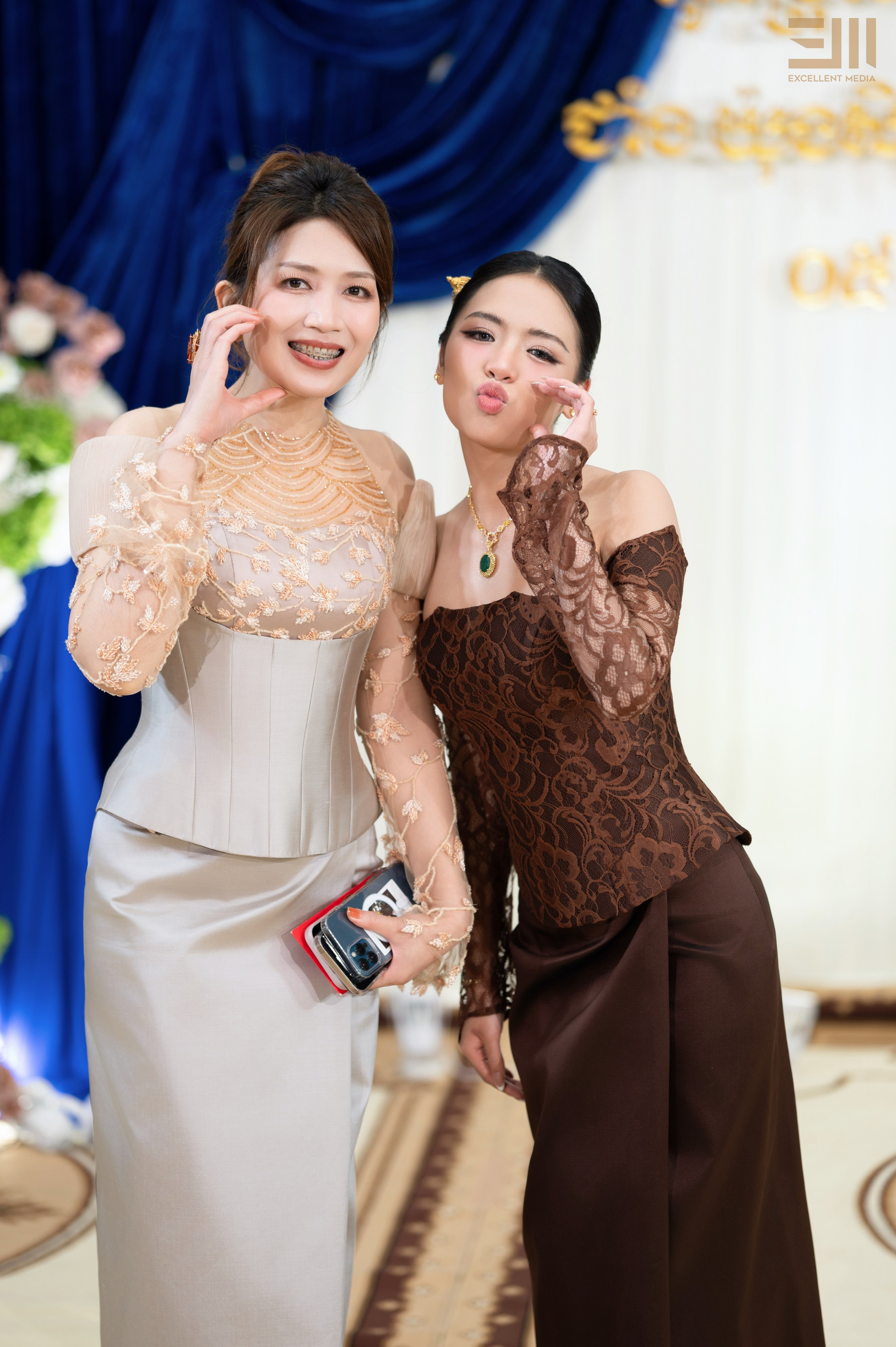 សិង្ហ & លីដា. Welcome to Excellent Media