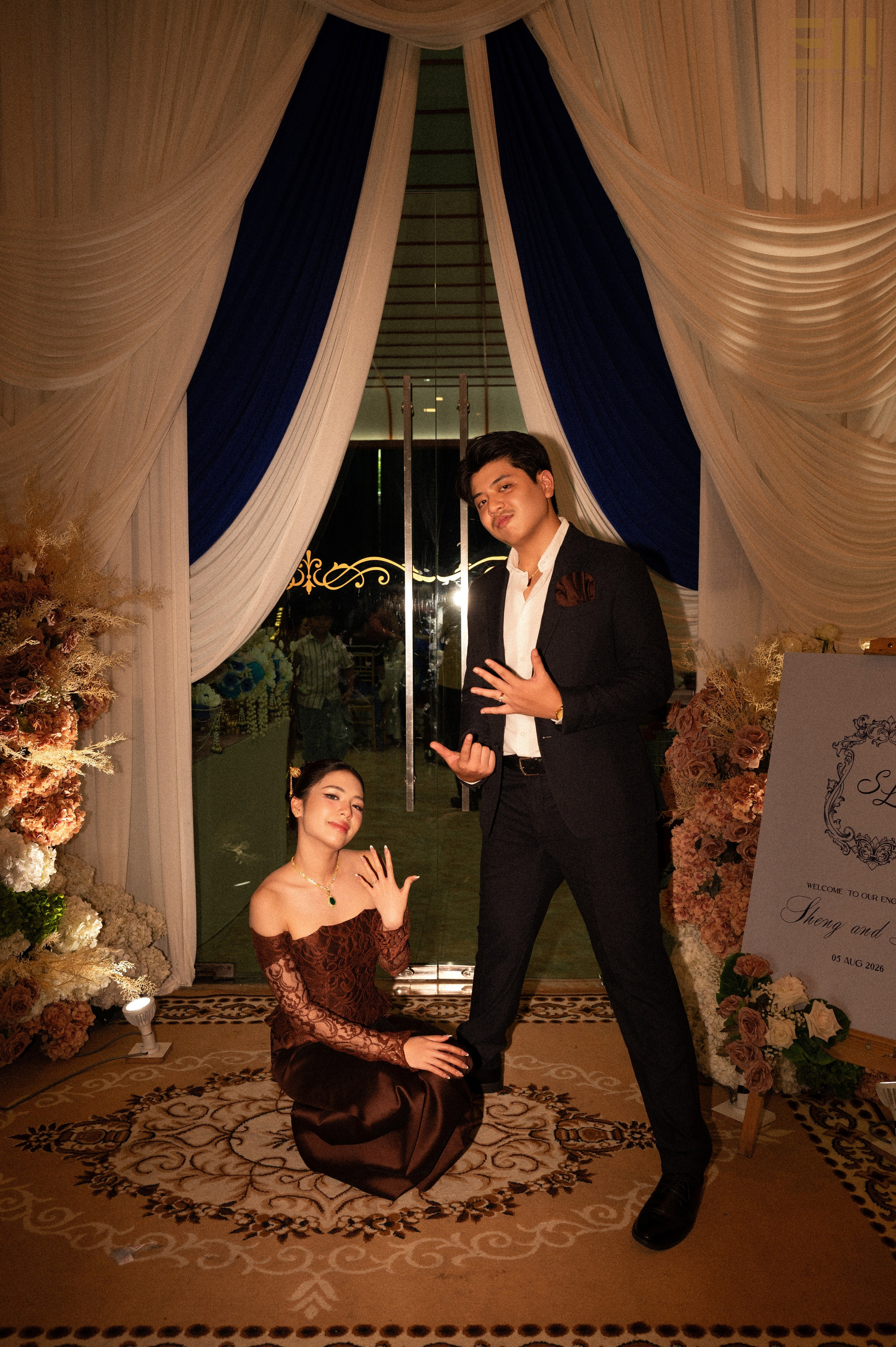 សិង្ហ & លីដា. Welcome to Excellent Media