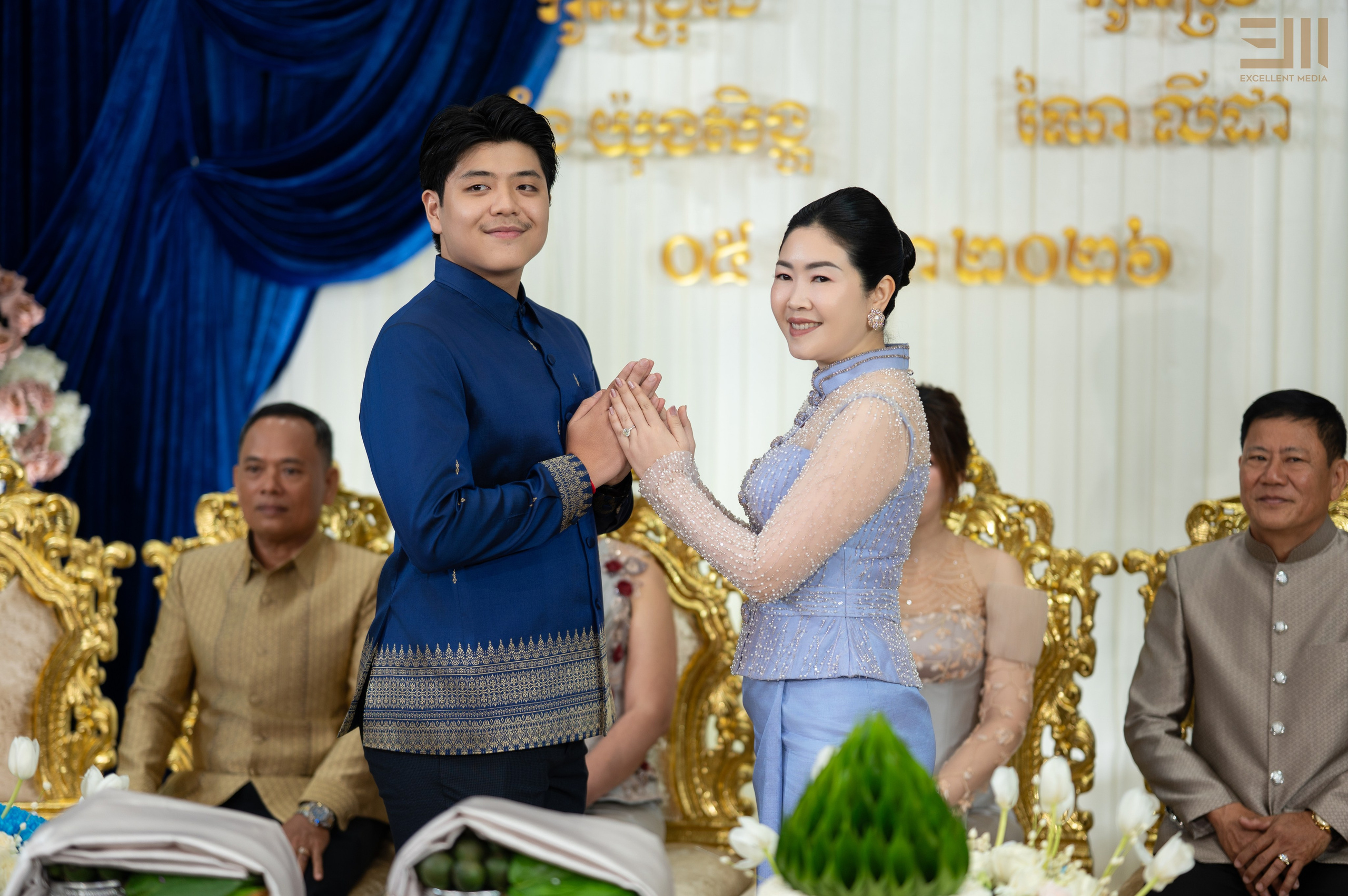 សិង្ហ & លីដា. Welcome to Excellent Media