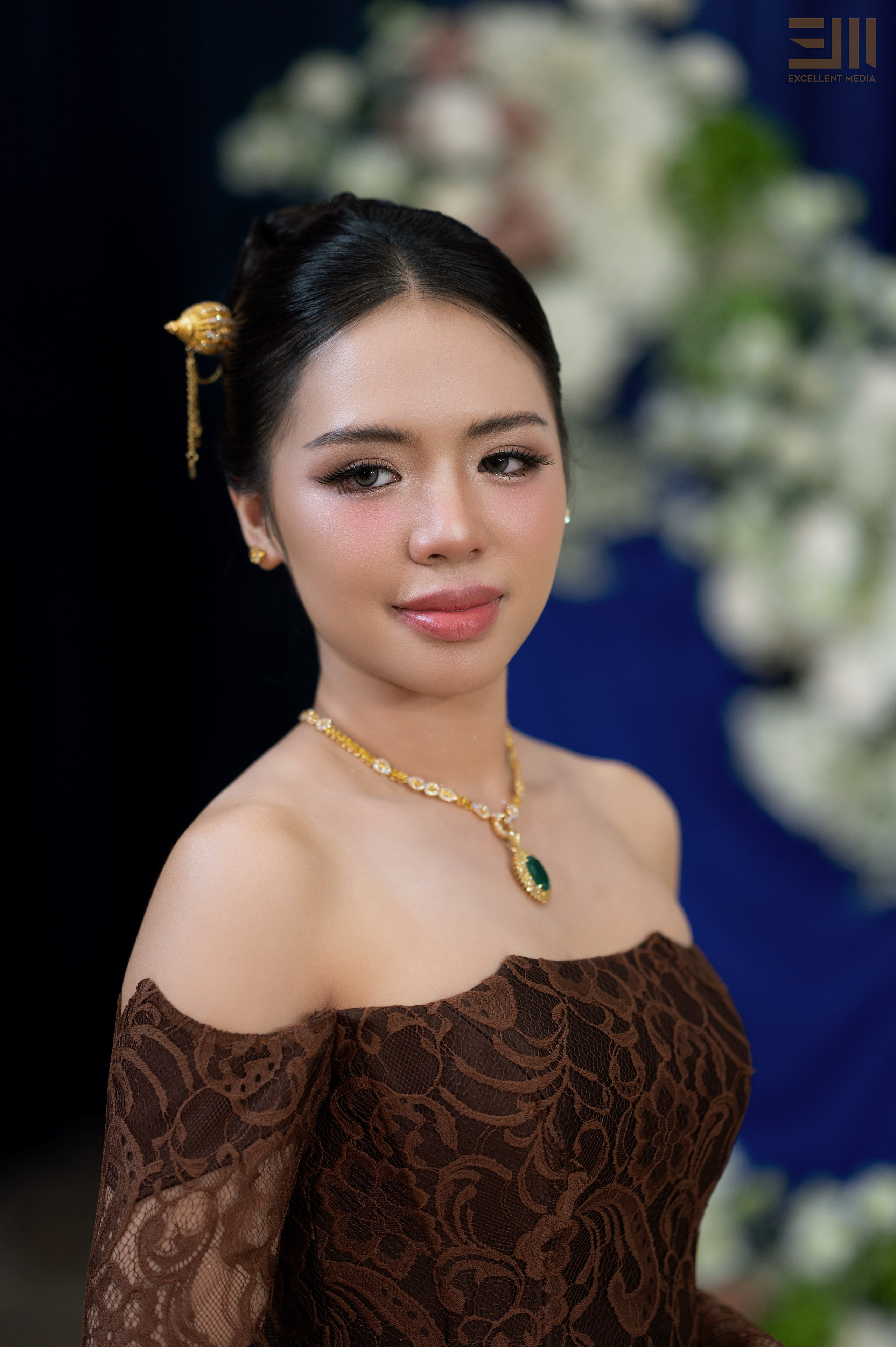 សិង្ហ & លីដា. Welcome to Excellent Media
