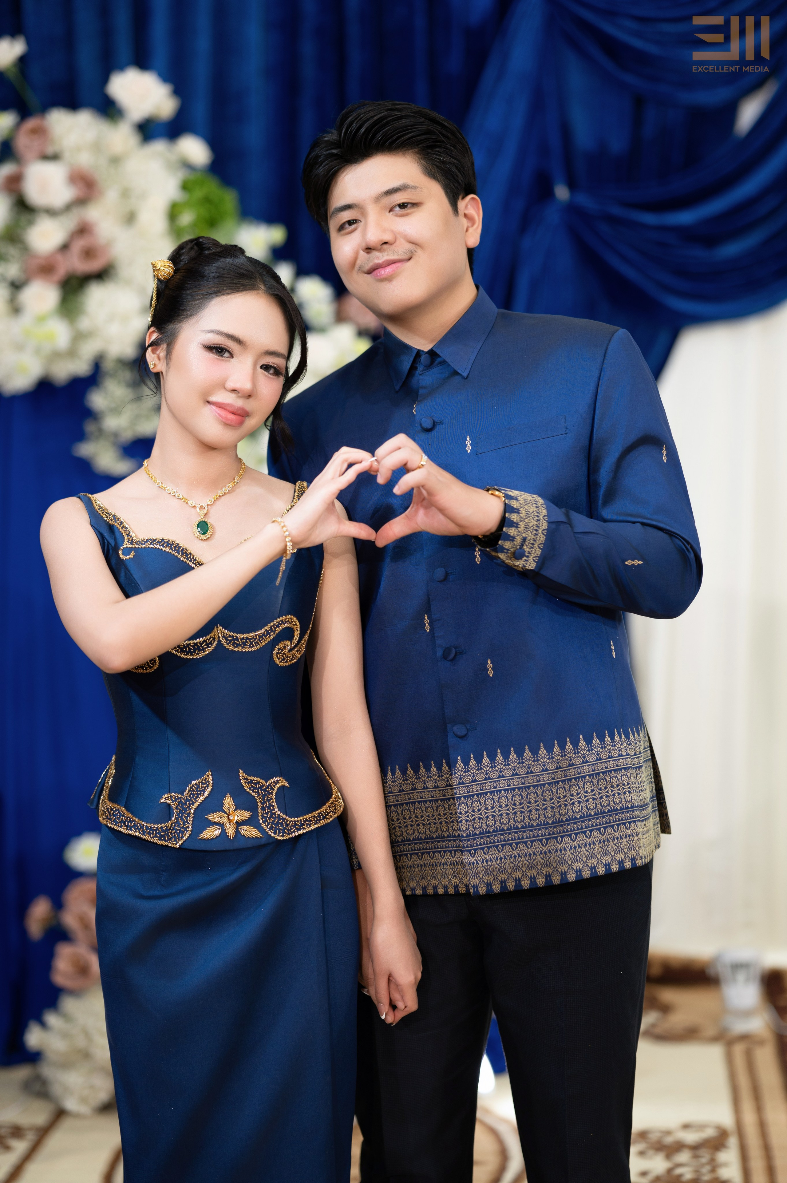 សិង្ហ & លីដា. Welcome to Excellent Media