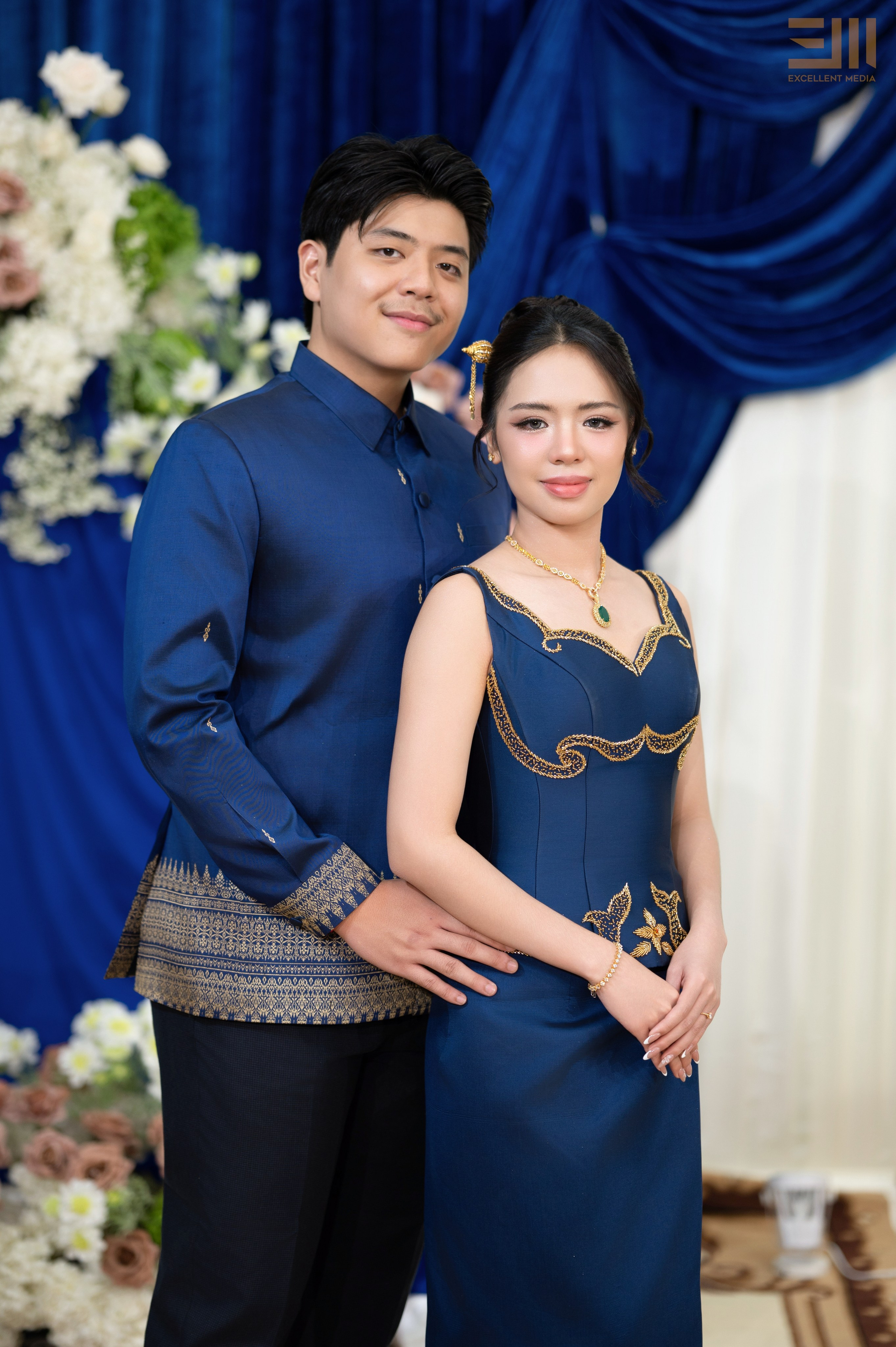 សិង្ហ & លីដា. Welcome to Excellent Media