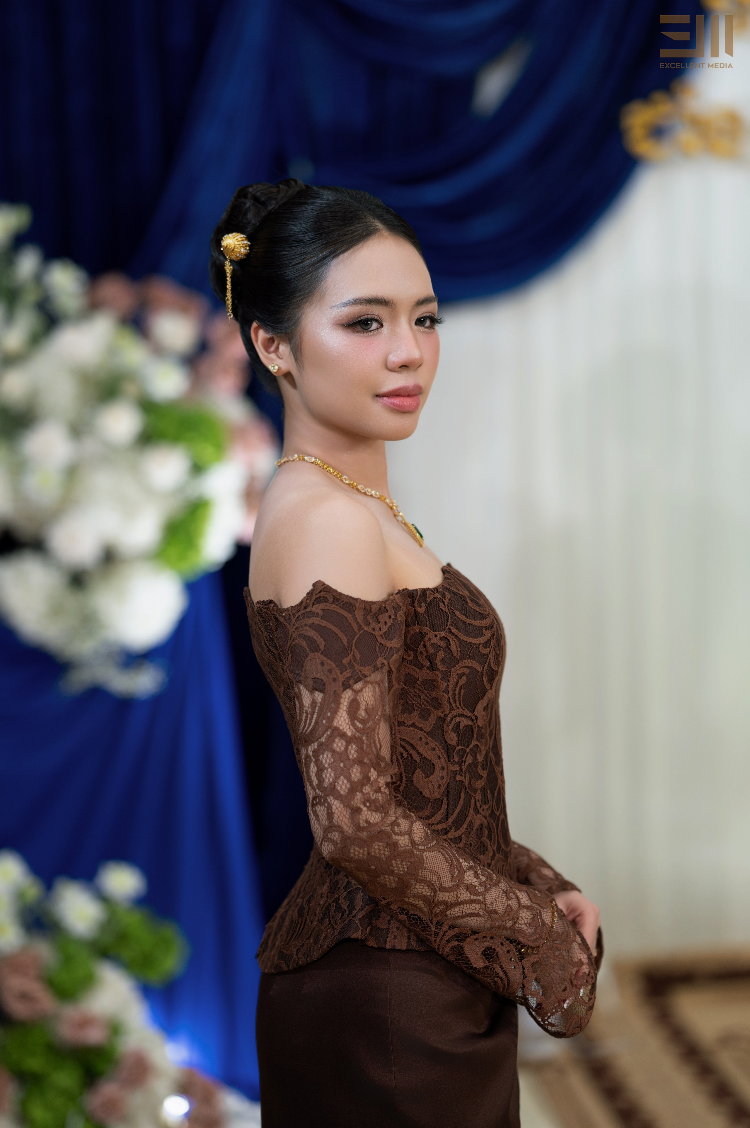 សិង្ហ & លីដា. Welcome to Excellent Media