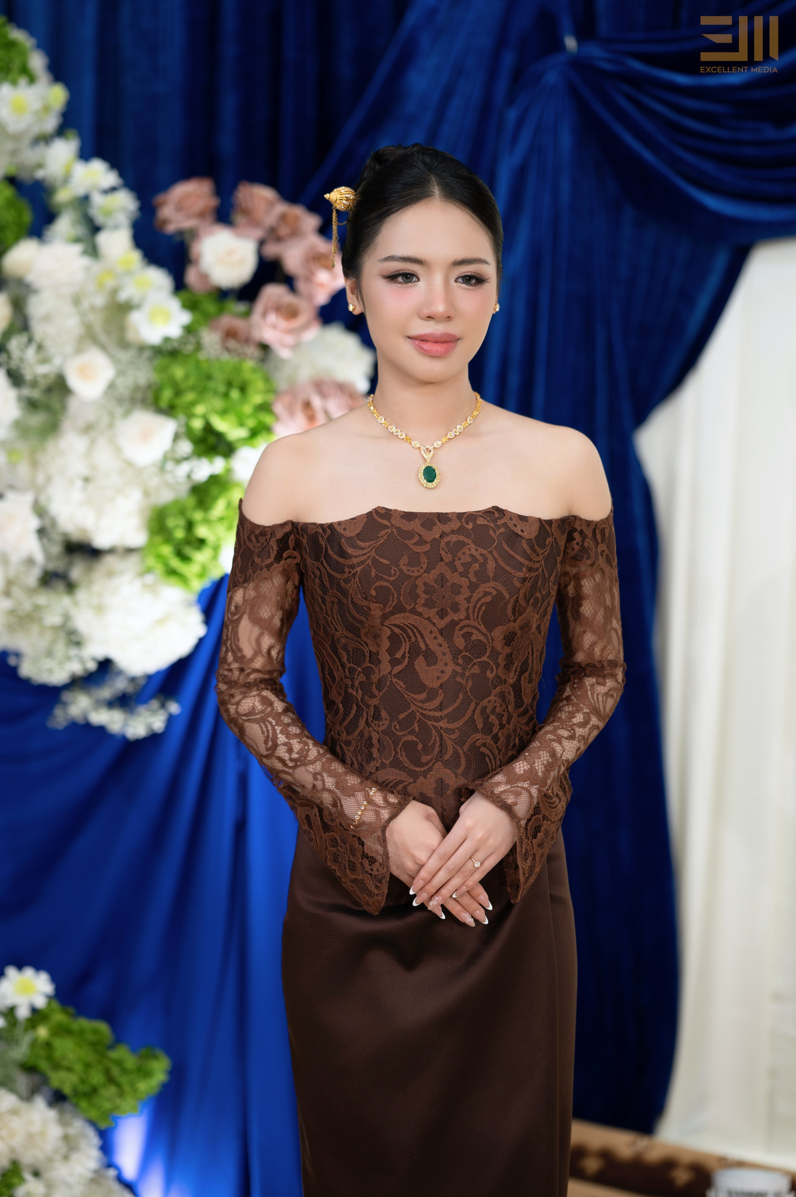 សិង្ហ & លីដា. Welcome to Excellent Media