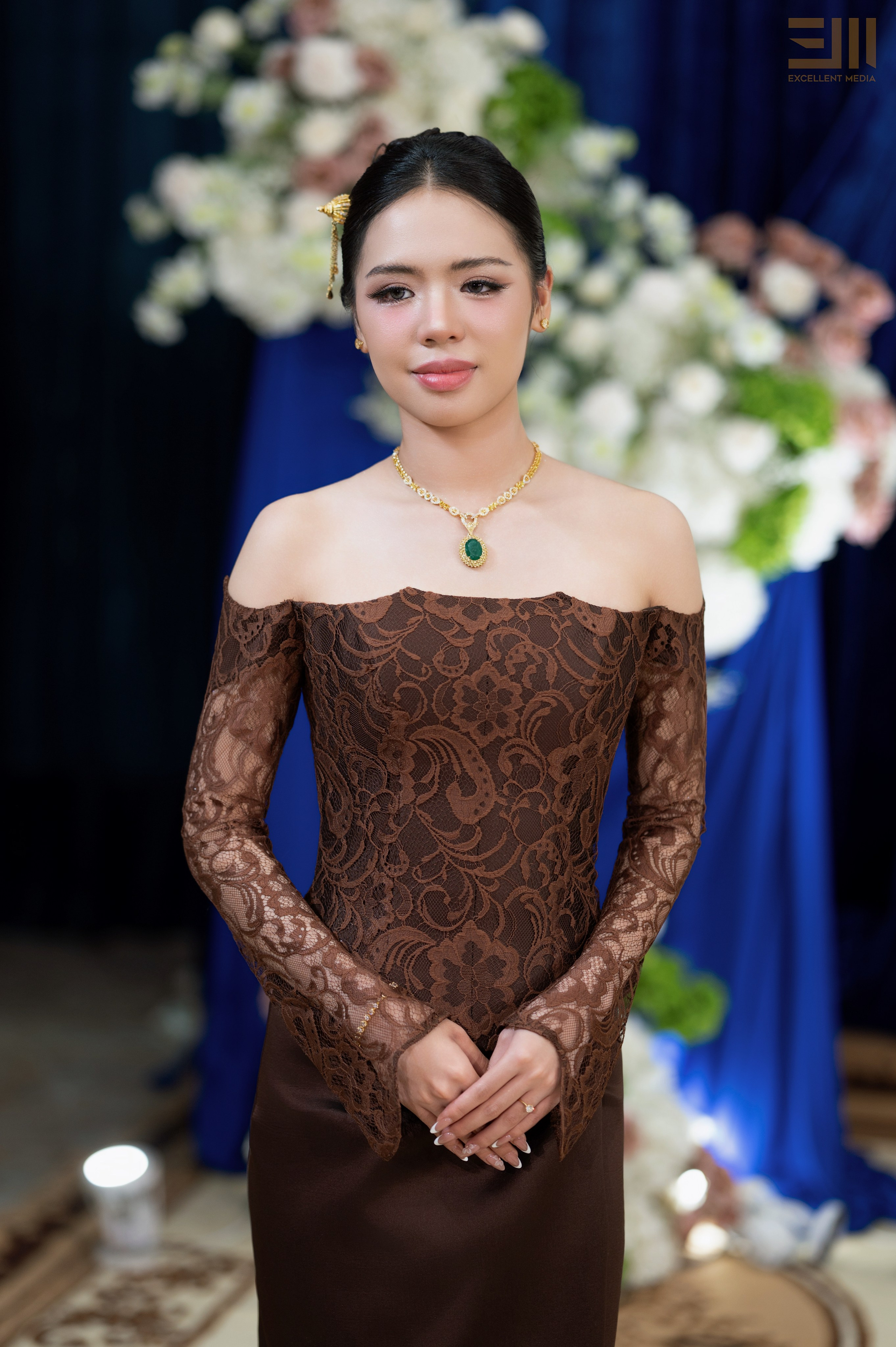 សិង្ហ & លីដា. Welcome to Excellent Media