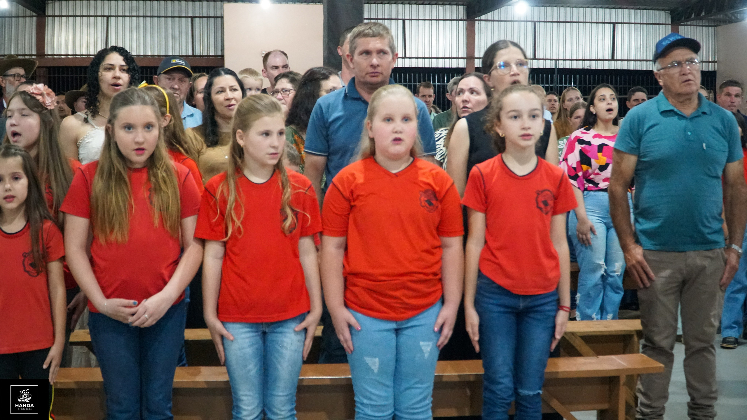Noite autógrafos colégio Aurélio Buarque de Holanda. Handa Produções