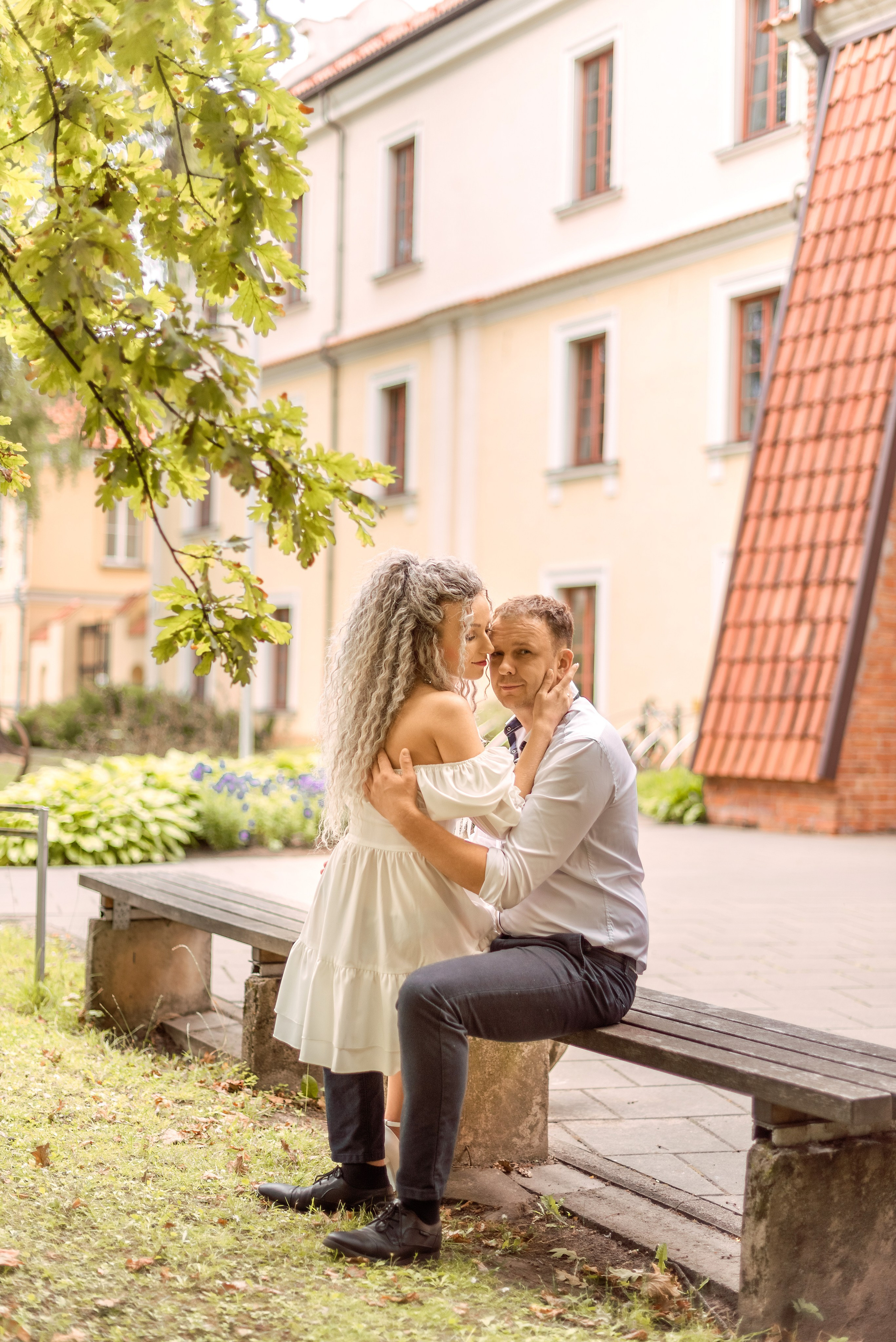 Свадебная прогулка по значимым местам Вильнюса. Семейный фотограф и фотограф новорожденных в Вильнюсе Ирина Беленкевич