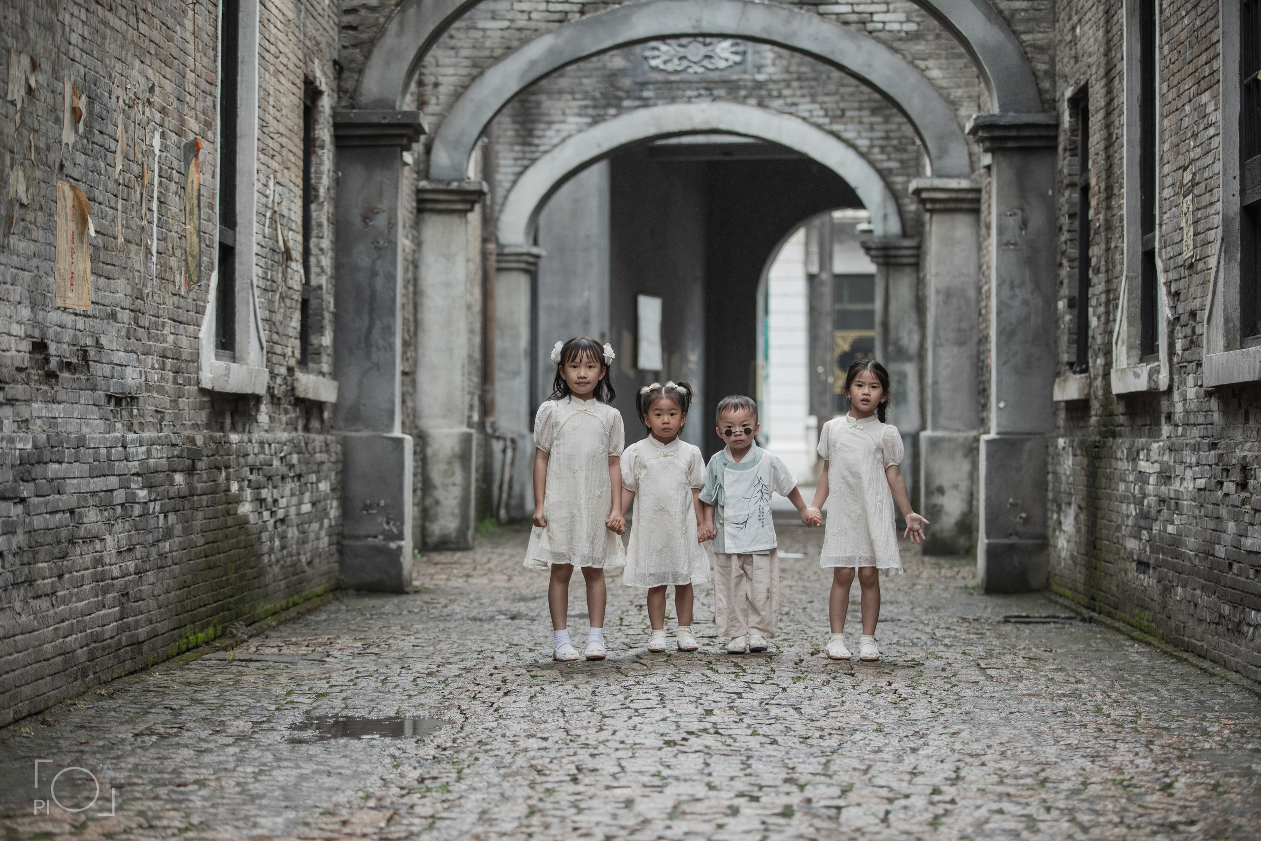 Семейная фотосессия в шанхайской киностудии. Photographer in Shanghai — Lola Pidluskaya