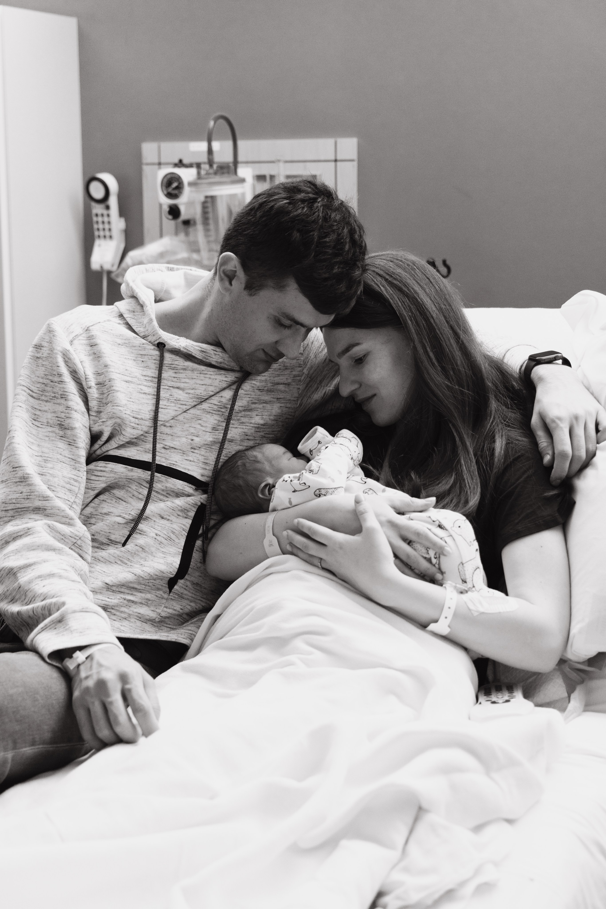Childbirth. Eikanmedia | Photographer and videographer capturing weddings, families, engagements, pregnancy & newborns | Vancouver, WA | USA