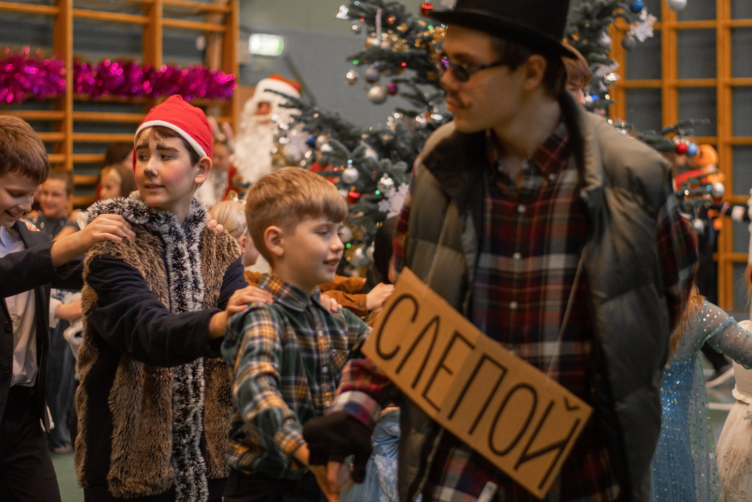 Новогодний хоровод. Семейный и детский фотограф