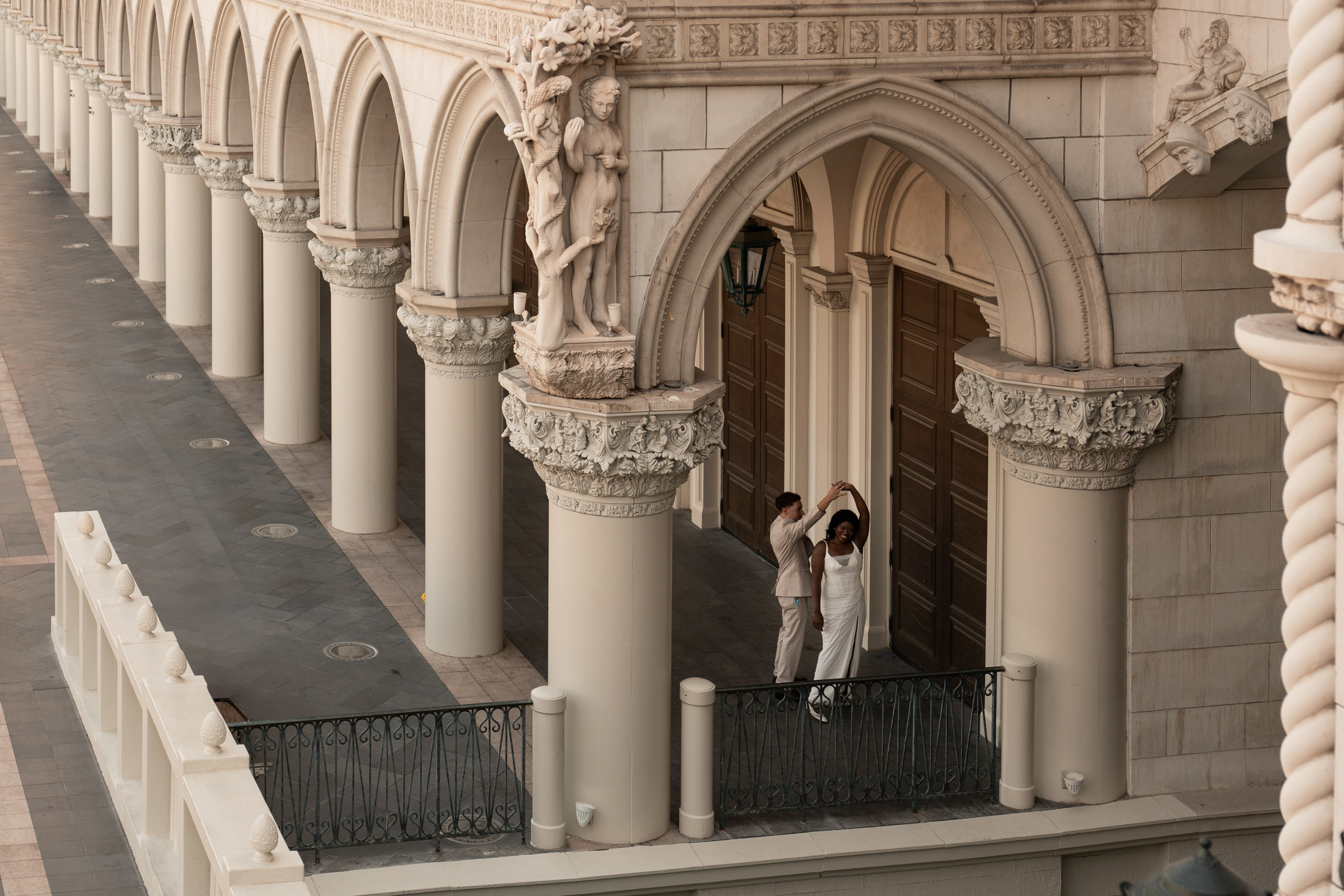 Gigi&Jason. Wedding & elopement photographer Viktoriya Kravtsov. Las Vegas