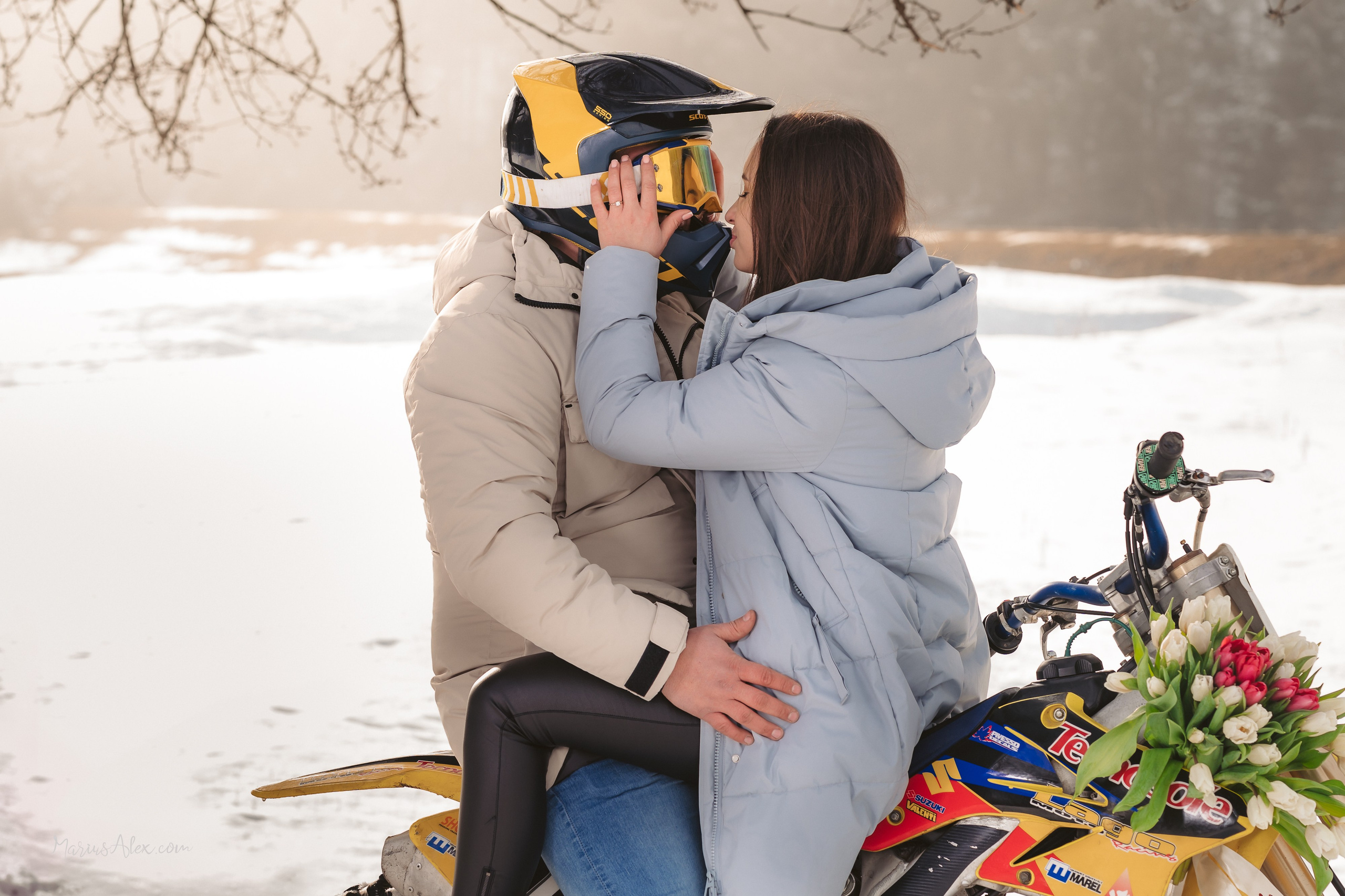 Ioana & Robert - Un Save the Date cu emoție și adrenalină 🏍️. Marius Alex fotograf de eveniment si portret din Suceava