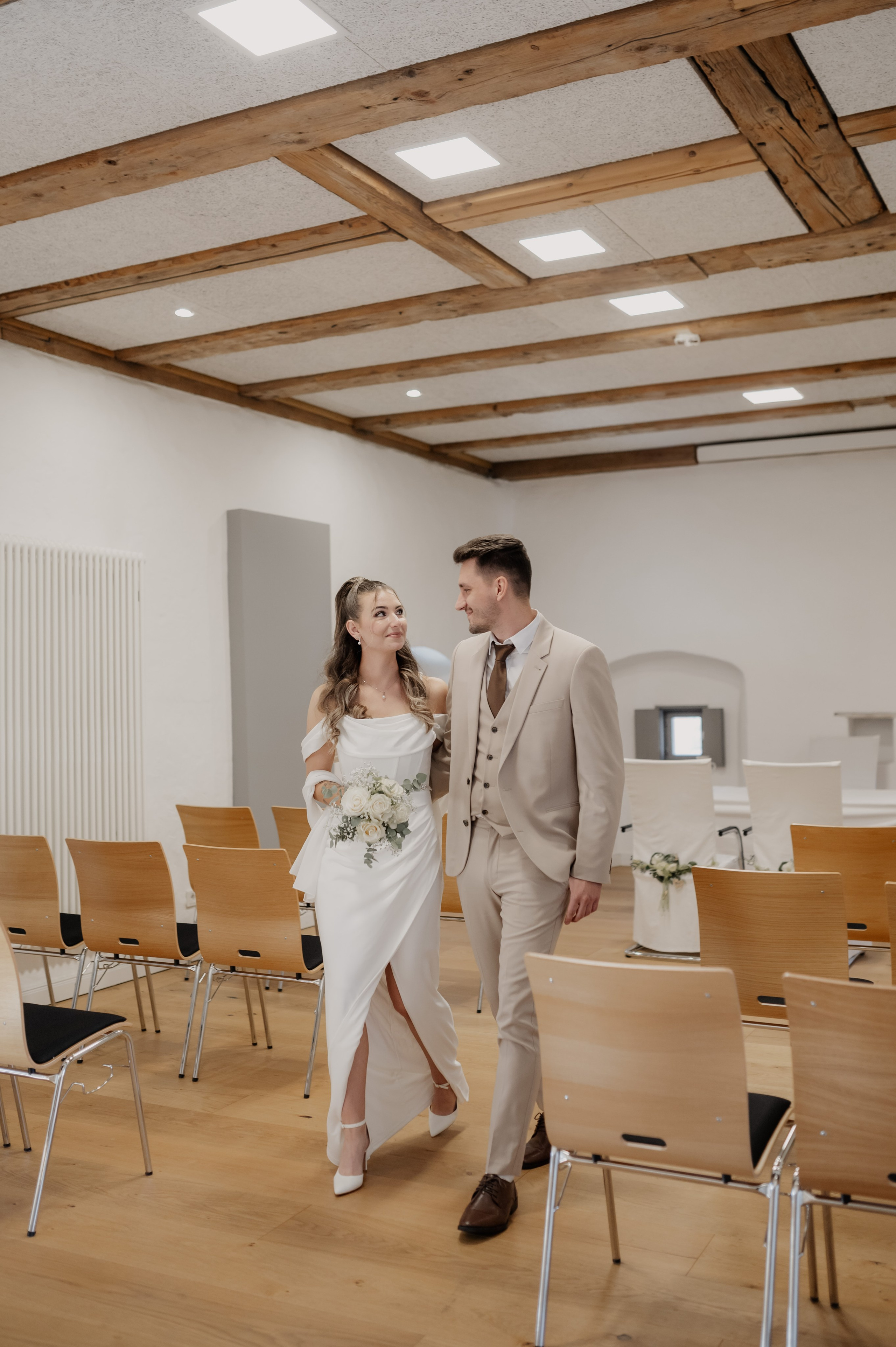 CIVIL WEDDING IN STADTSCHLOSS IN HERRIEDEN. Фотограф в Нюрнберге Ирина Менерт из Ансбаха