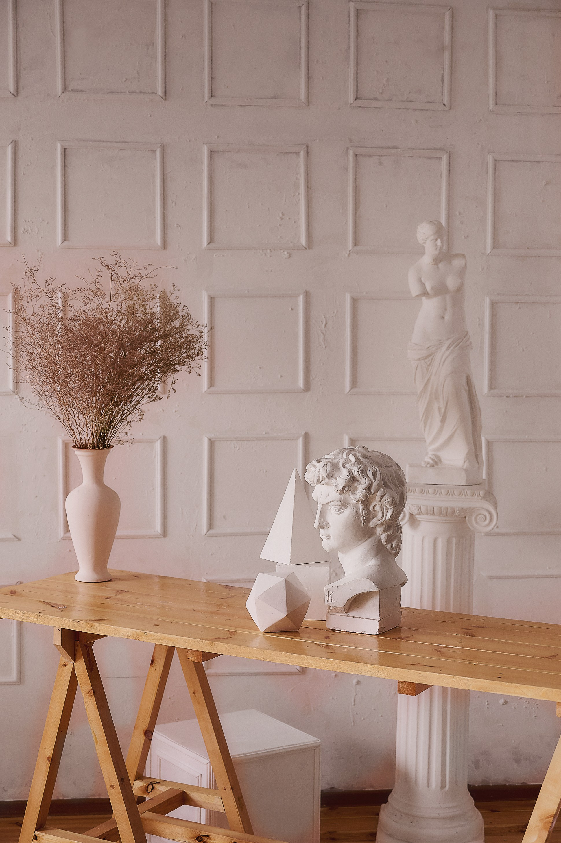 Зал «Loft» — (ул.Бабура, 73Б). 2astudio.uz