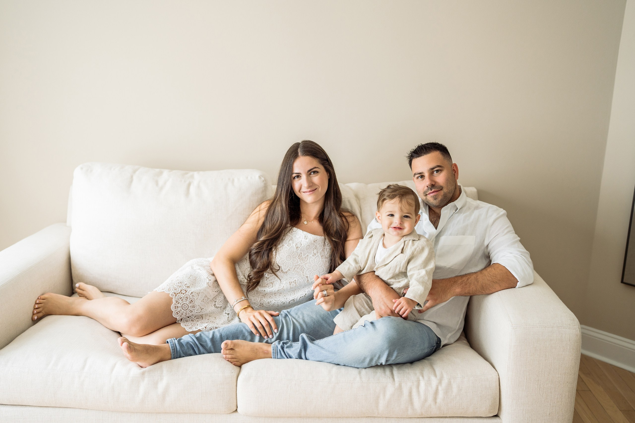 Felicia, Andy, Ethan. 1st year at home. Alisa Tant — Family and newborn photographer Bucks County, Montgomery county, Philadelphia, NJ
