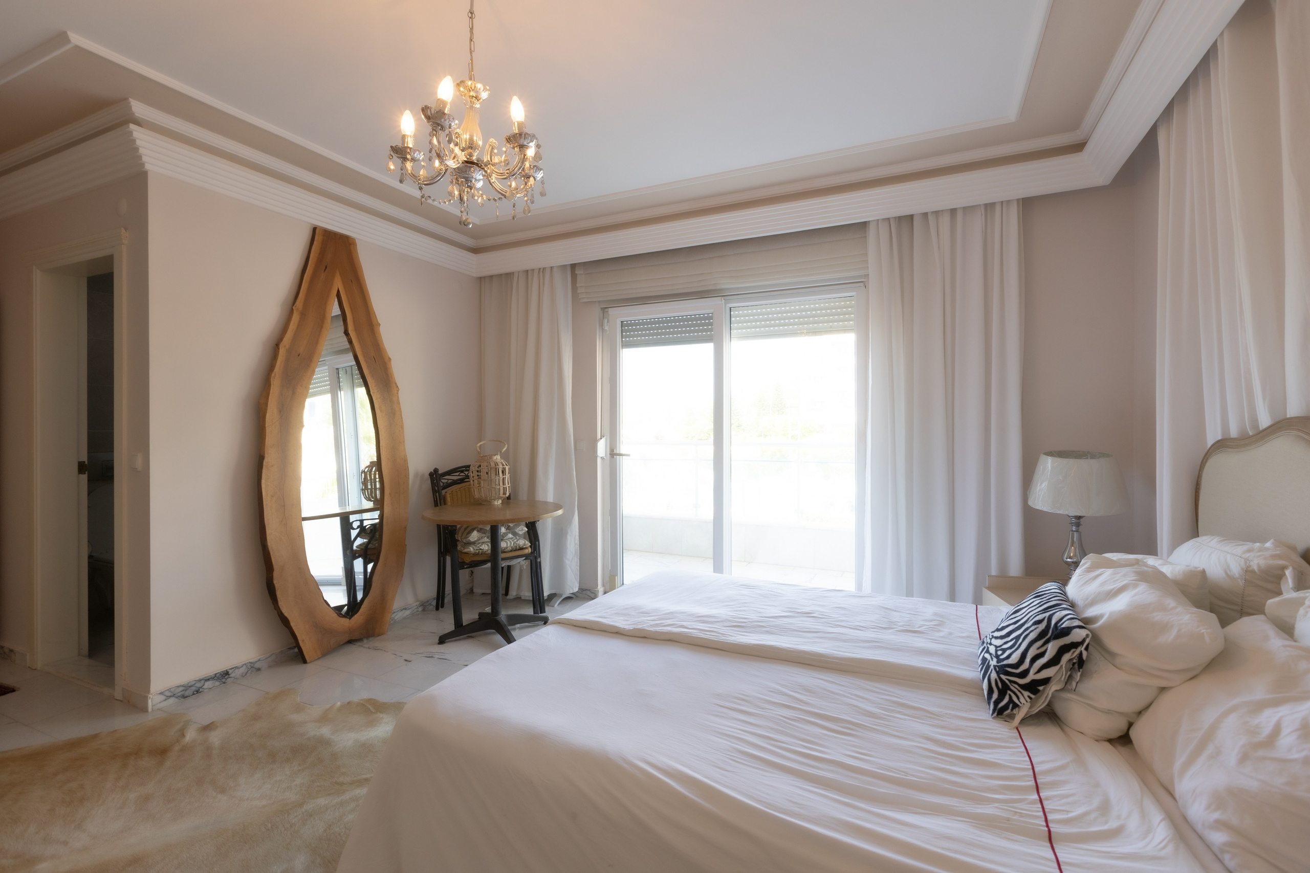 Real Estate Photography Portfolio | Airbnb, Hotels & Interiors