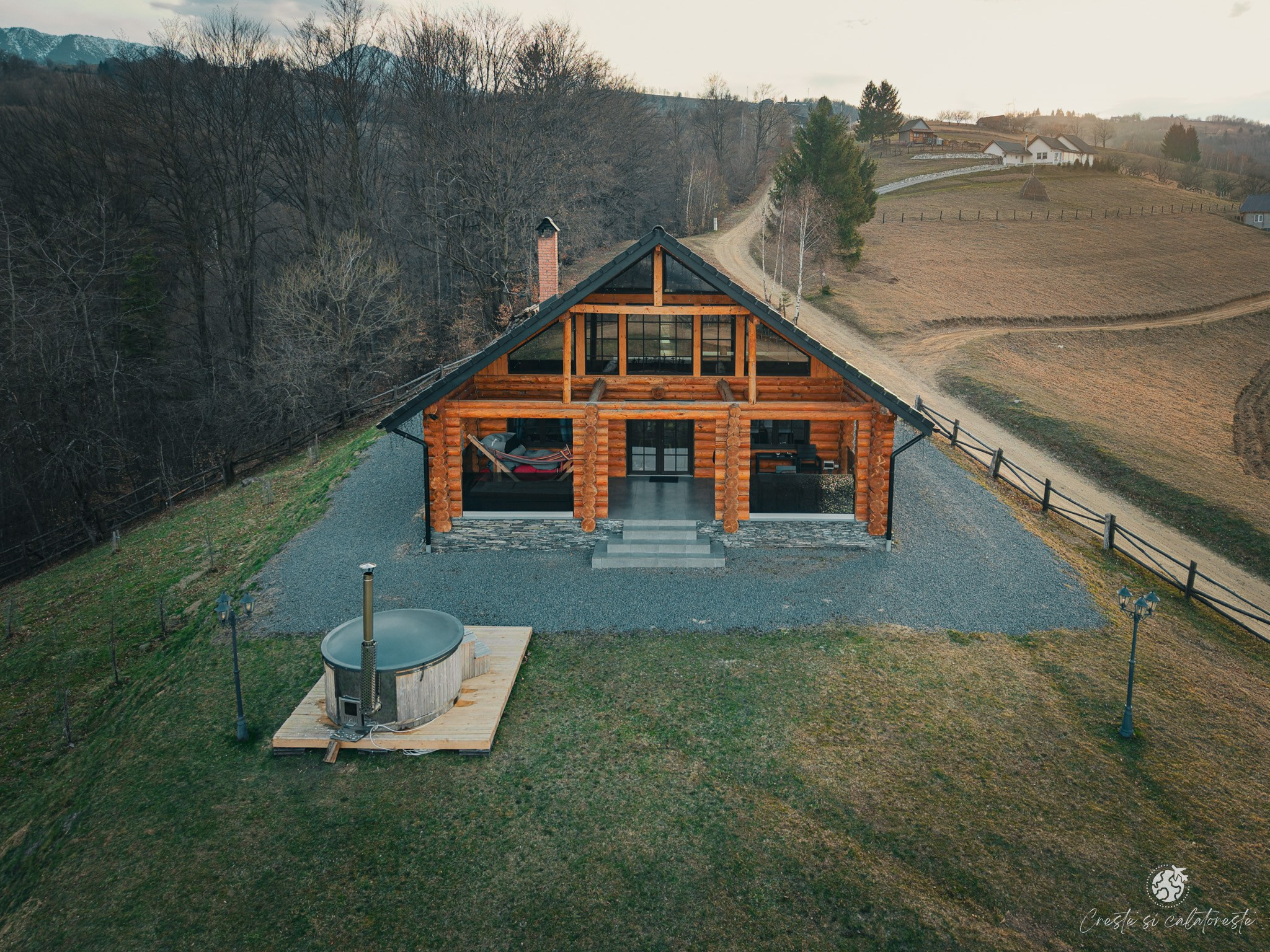 Amber Hills. Creste si calatoreste