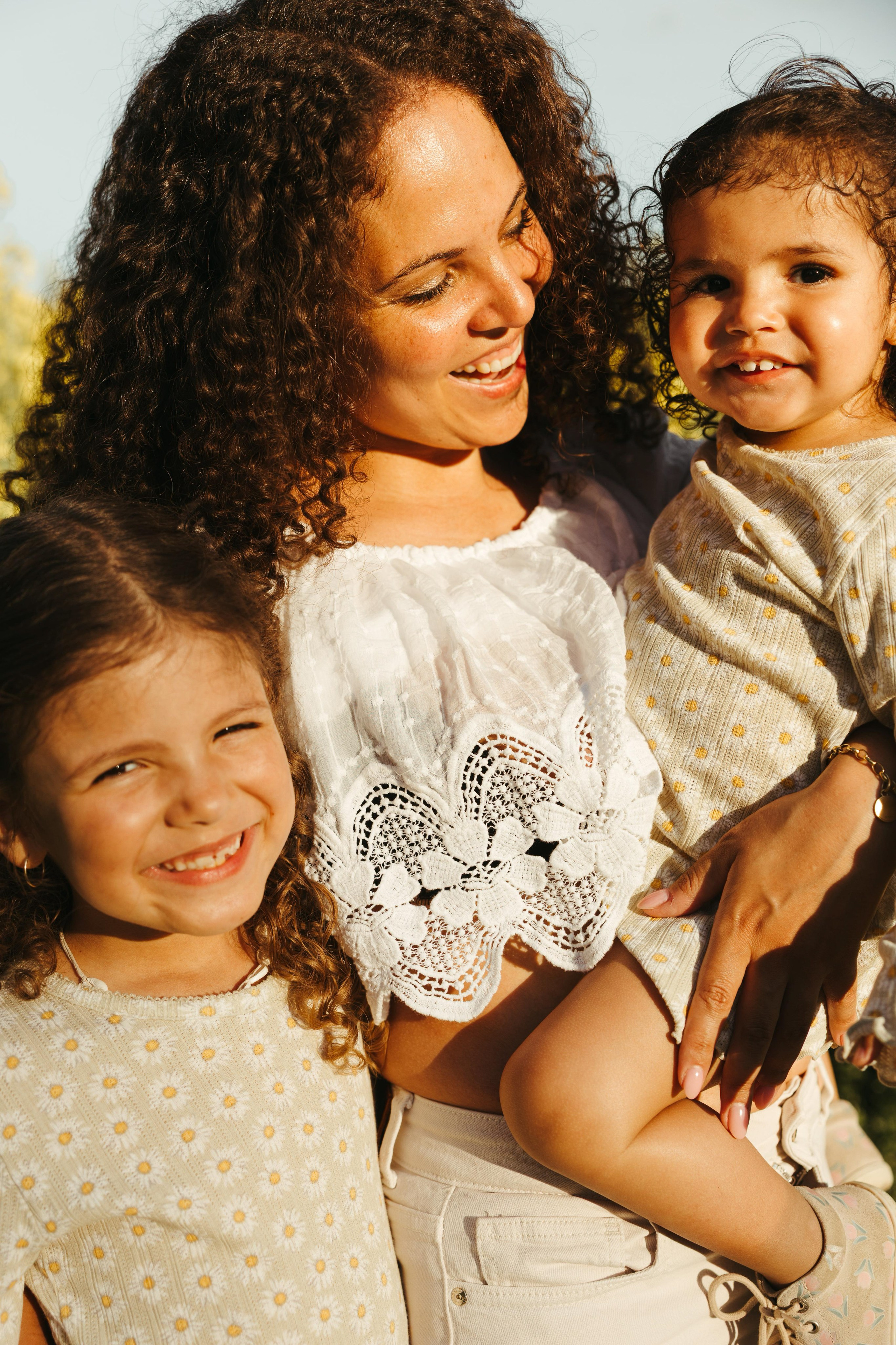 Mädels unter sich. Familienfotografin in Bern, Schweiz