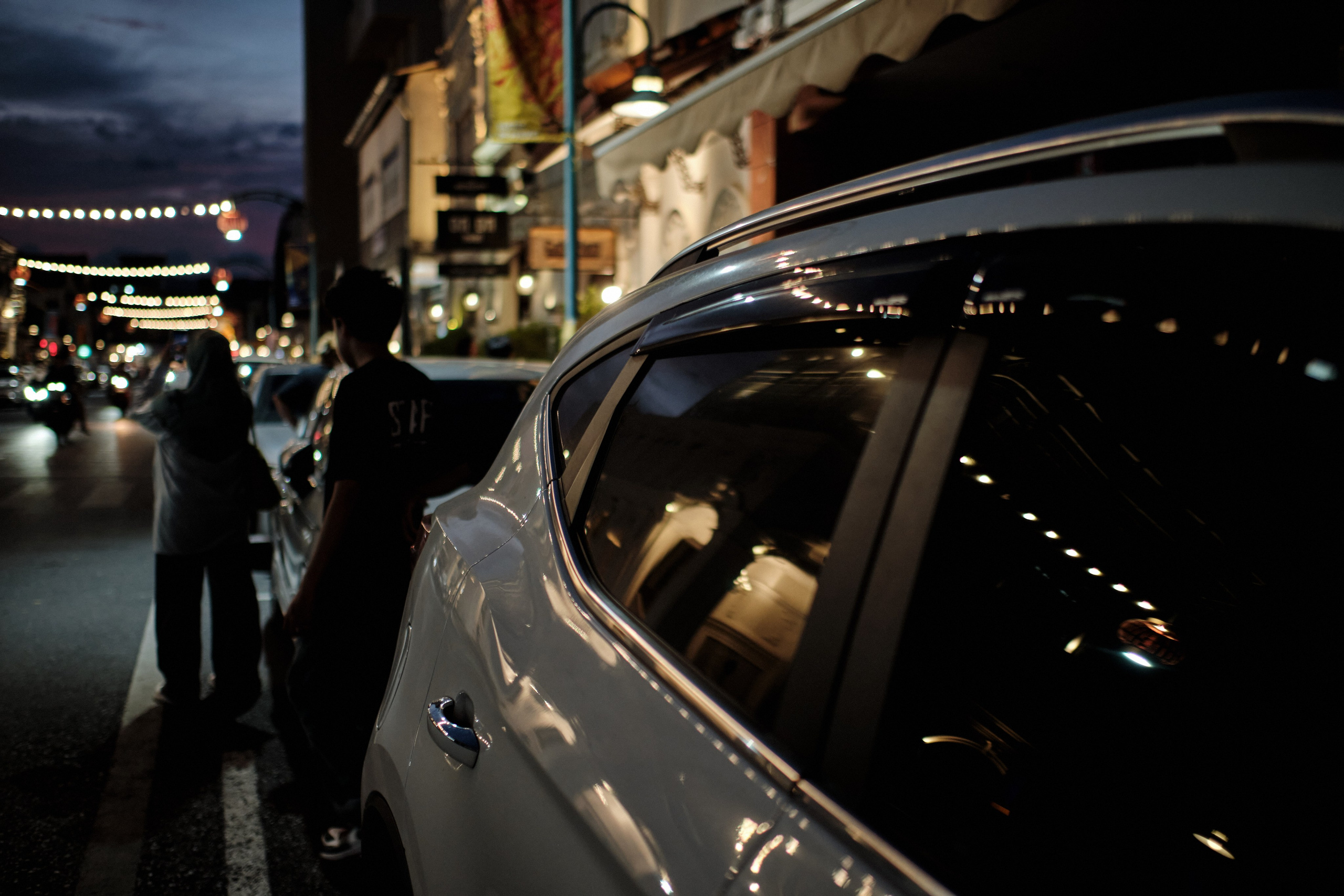 Phuket streets. New year. Portrait photographer Alena Novgorodtseva