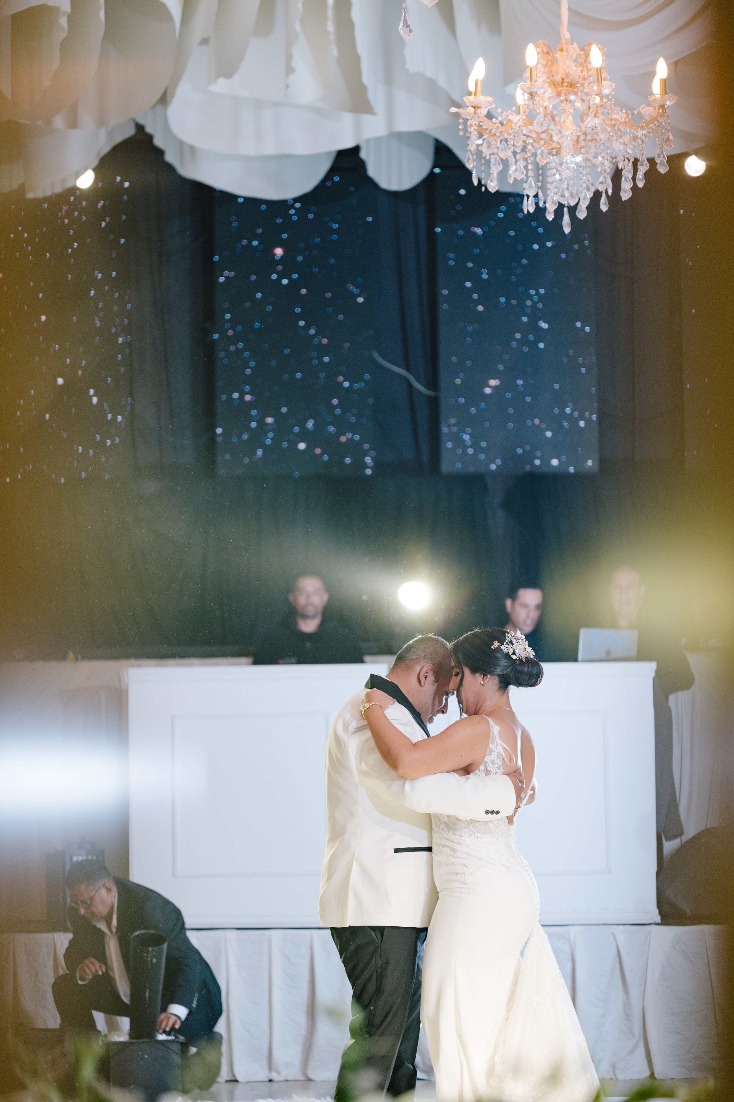 Alejandra y Salvador. Principal