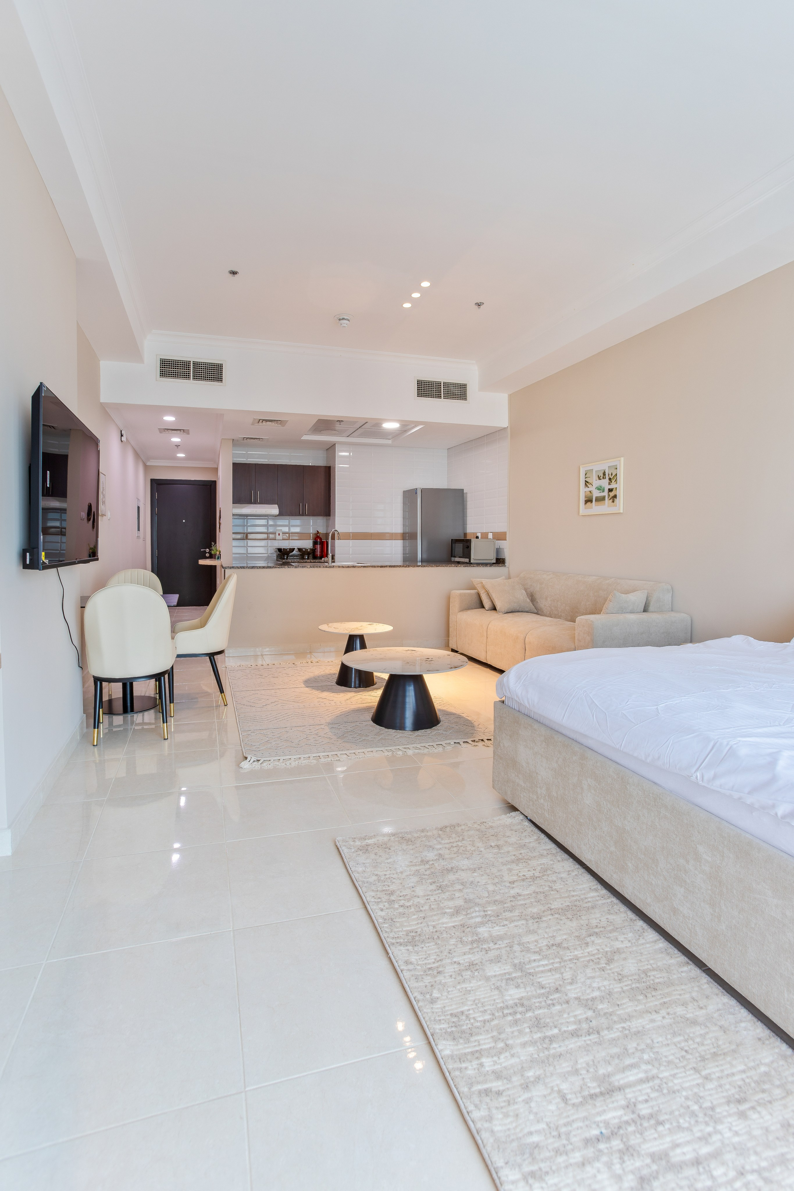 Court Tower. Samy Mar Boy │Portrait, Automotive and Real Estate Photographer