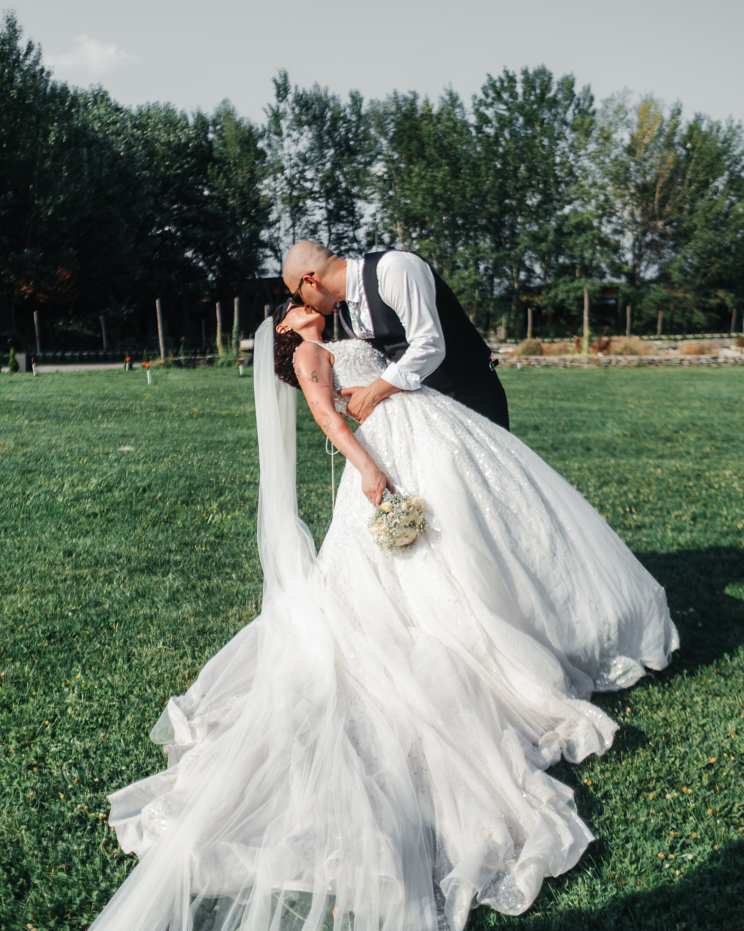 Nikusha & Tato. Bspander