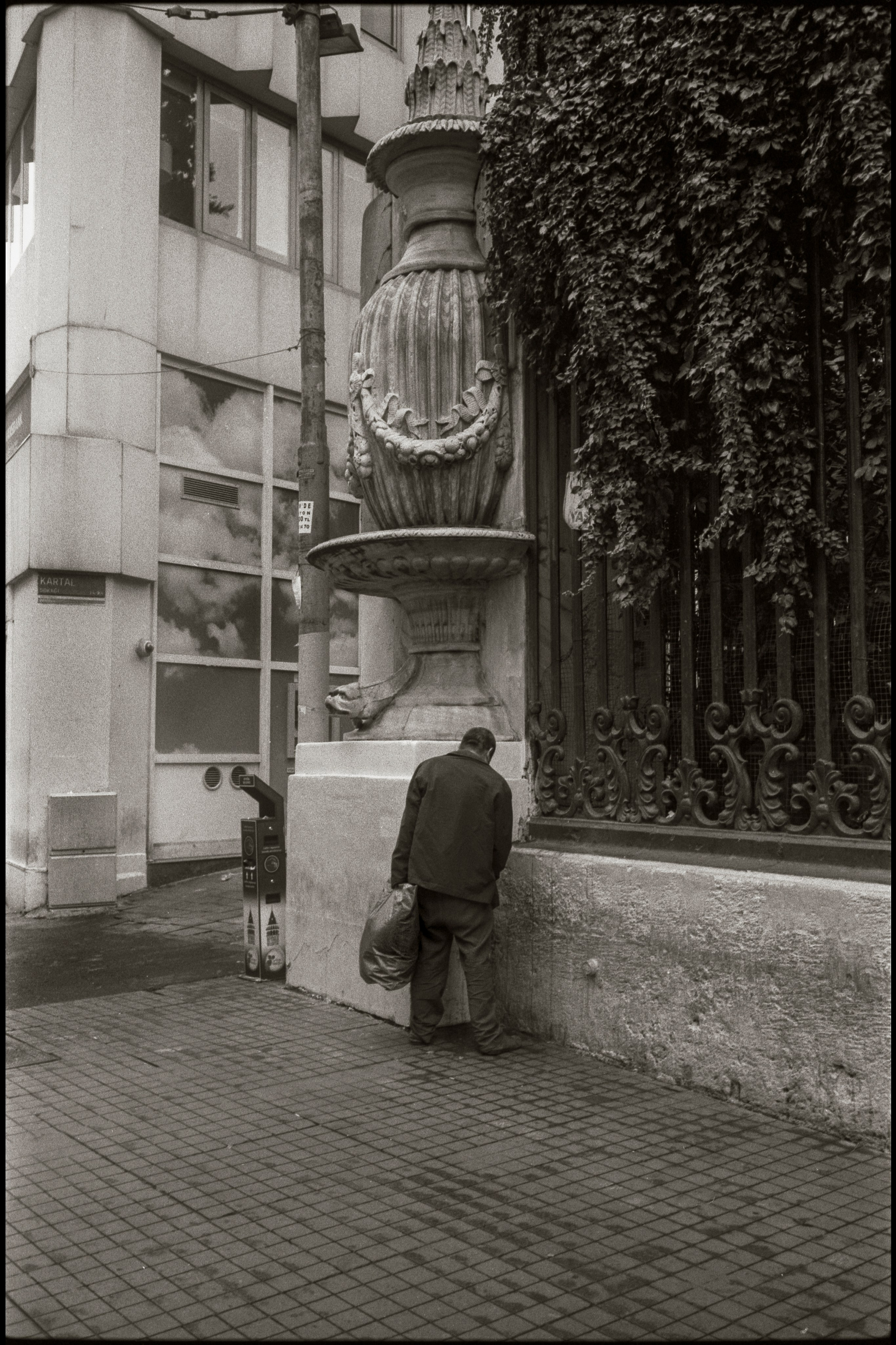 The peeing boy.  Istanbul, 2015