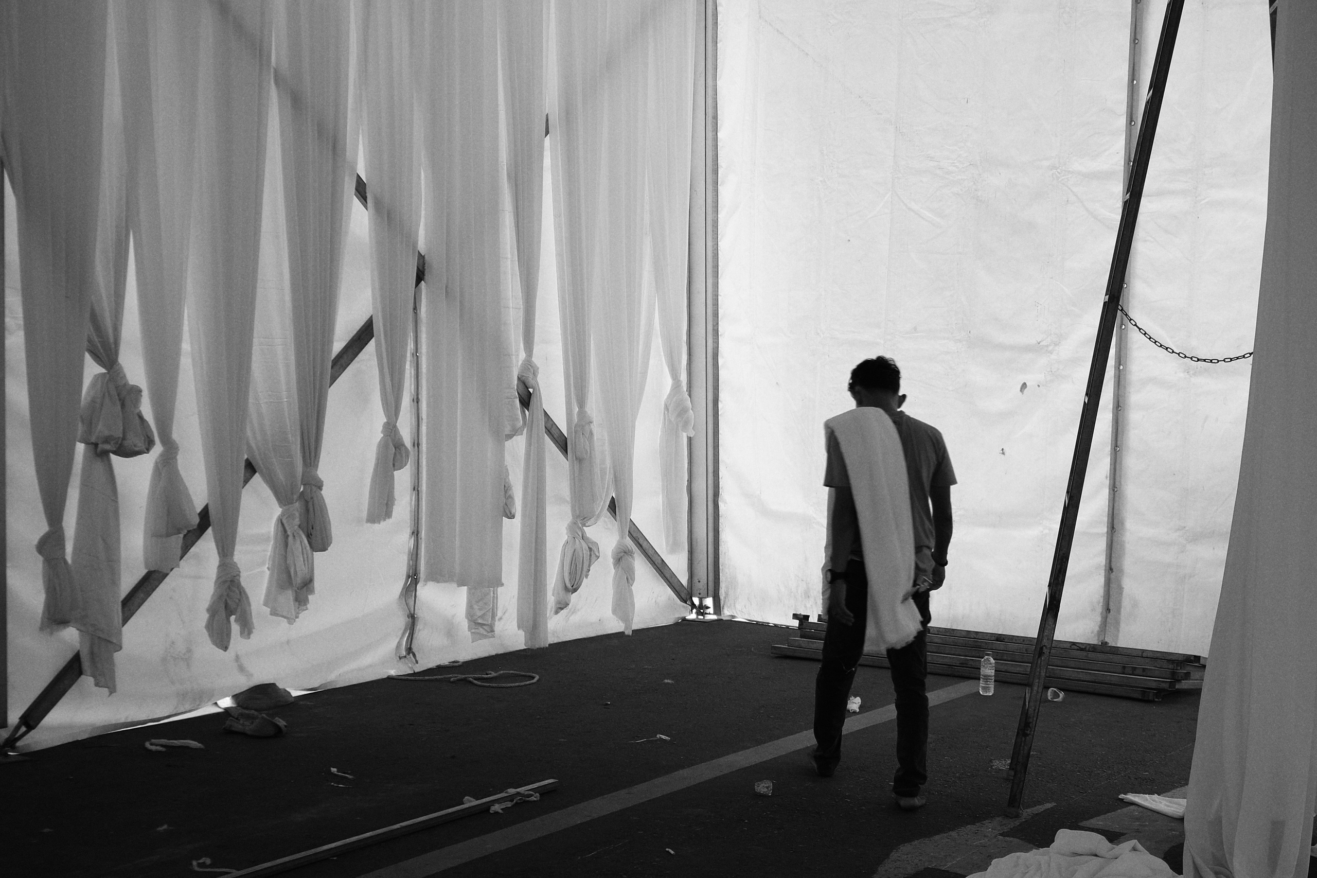 Street photo, Cambodia by Petr Nabutov