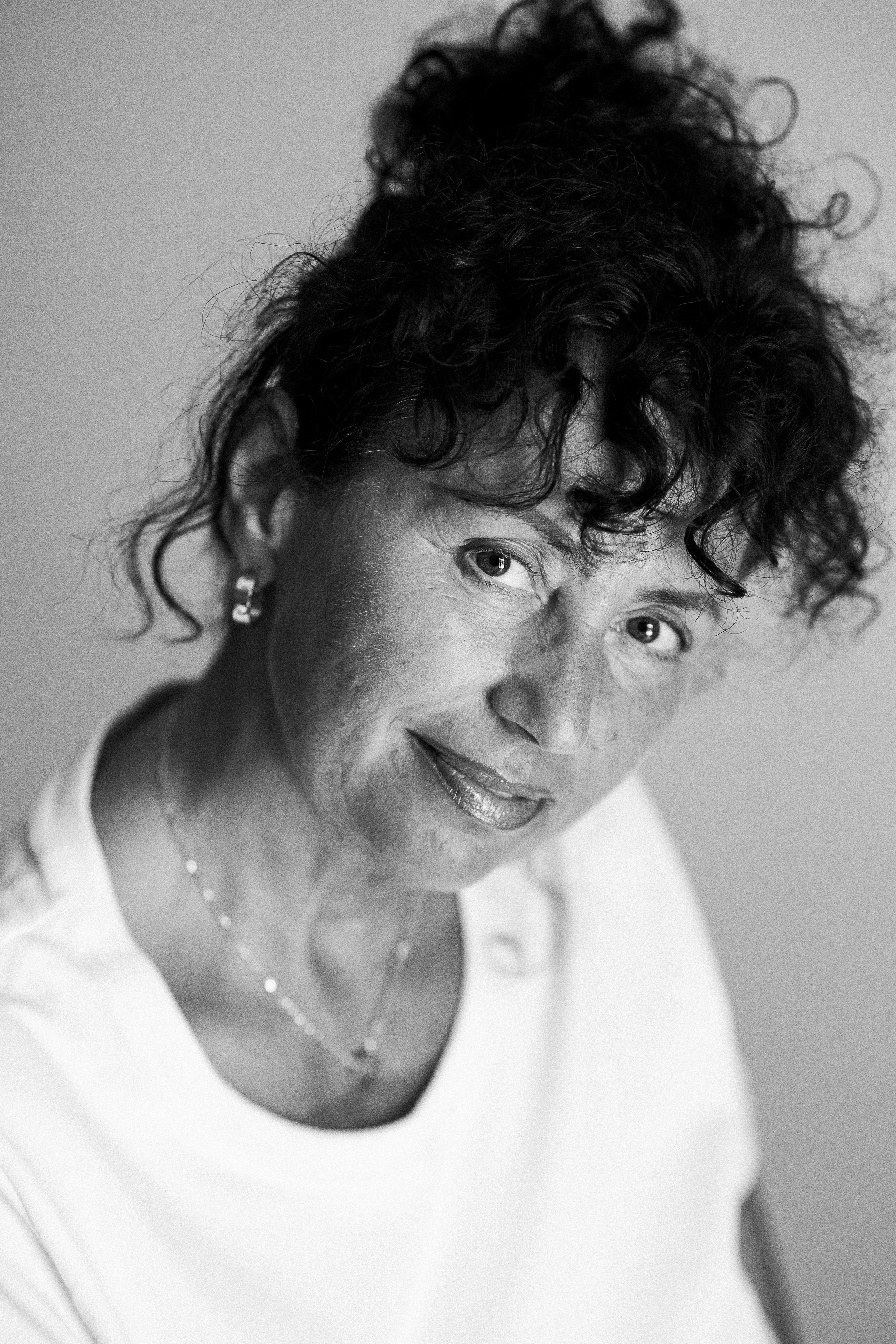 A. Rawnoir- Portrait photography by Daria Paliy.Timeless black&white portraits of women in NYC area