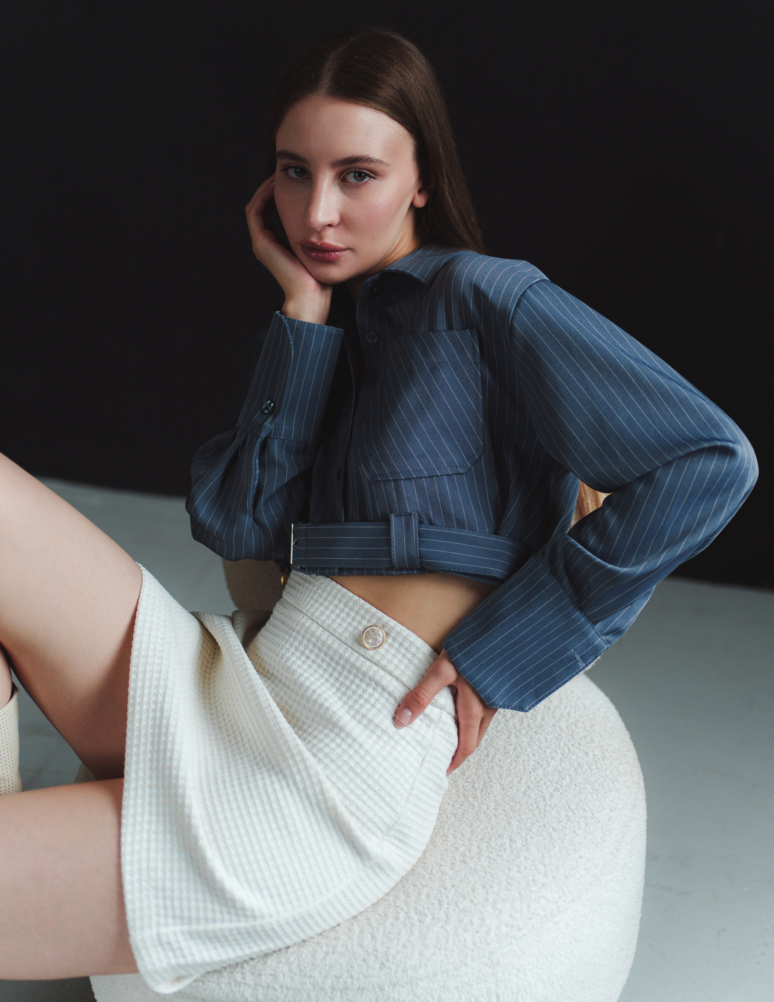 #EFE Light corner. Alisha Geva | Contemporary fashion women’s portrait Dubai