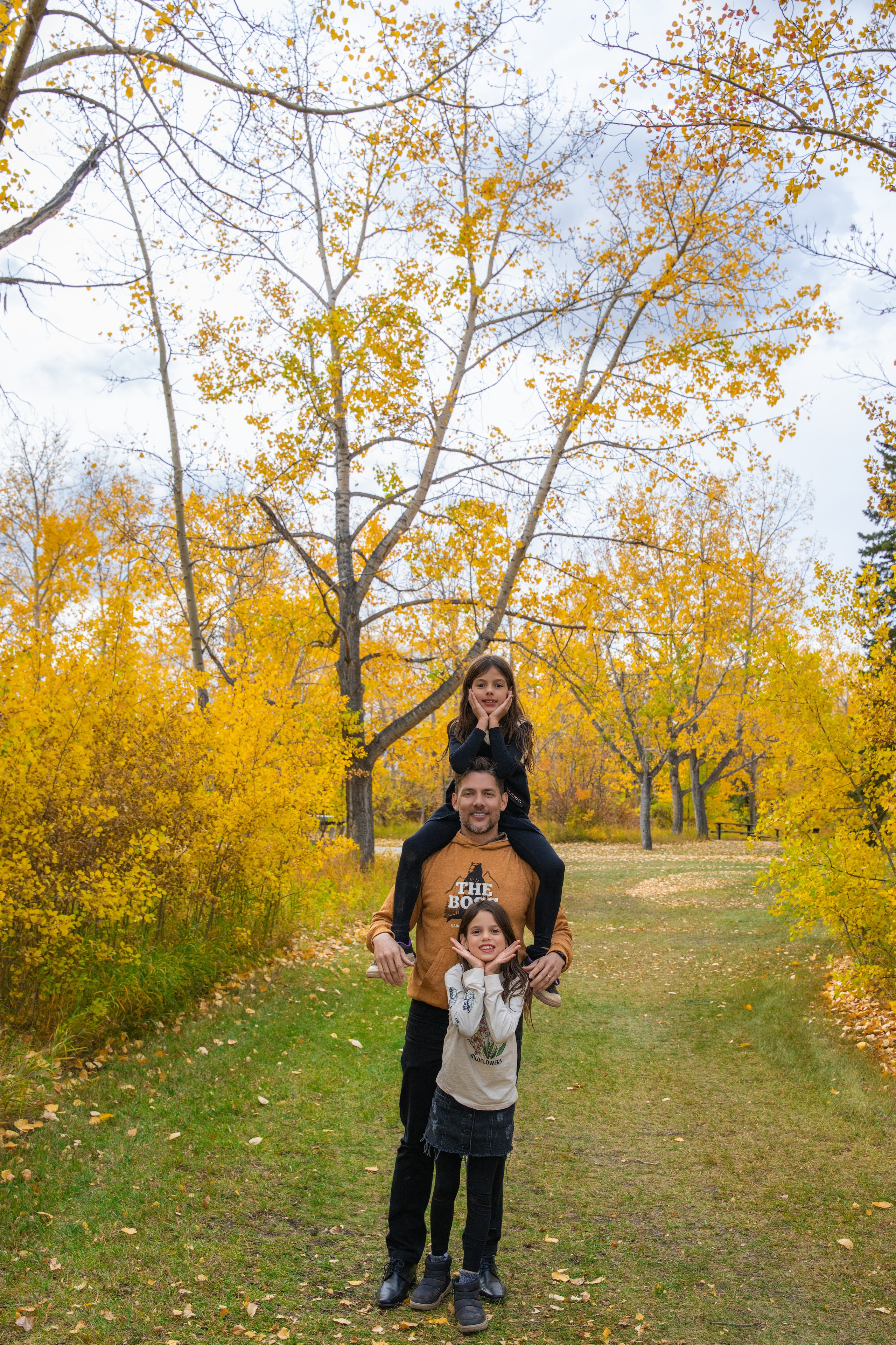 Ariana’s Family. Carlos Lima Photography — Photographer in Calgary