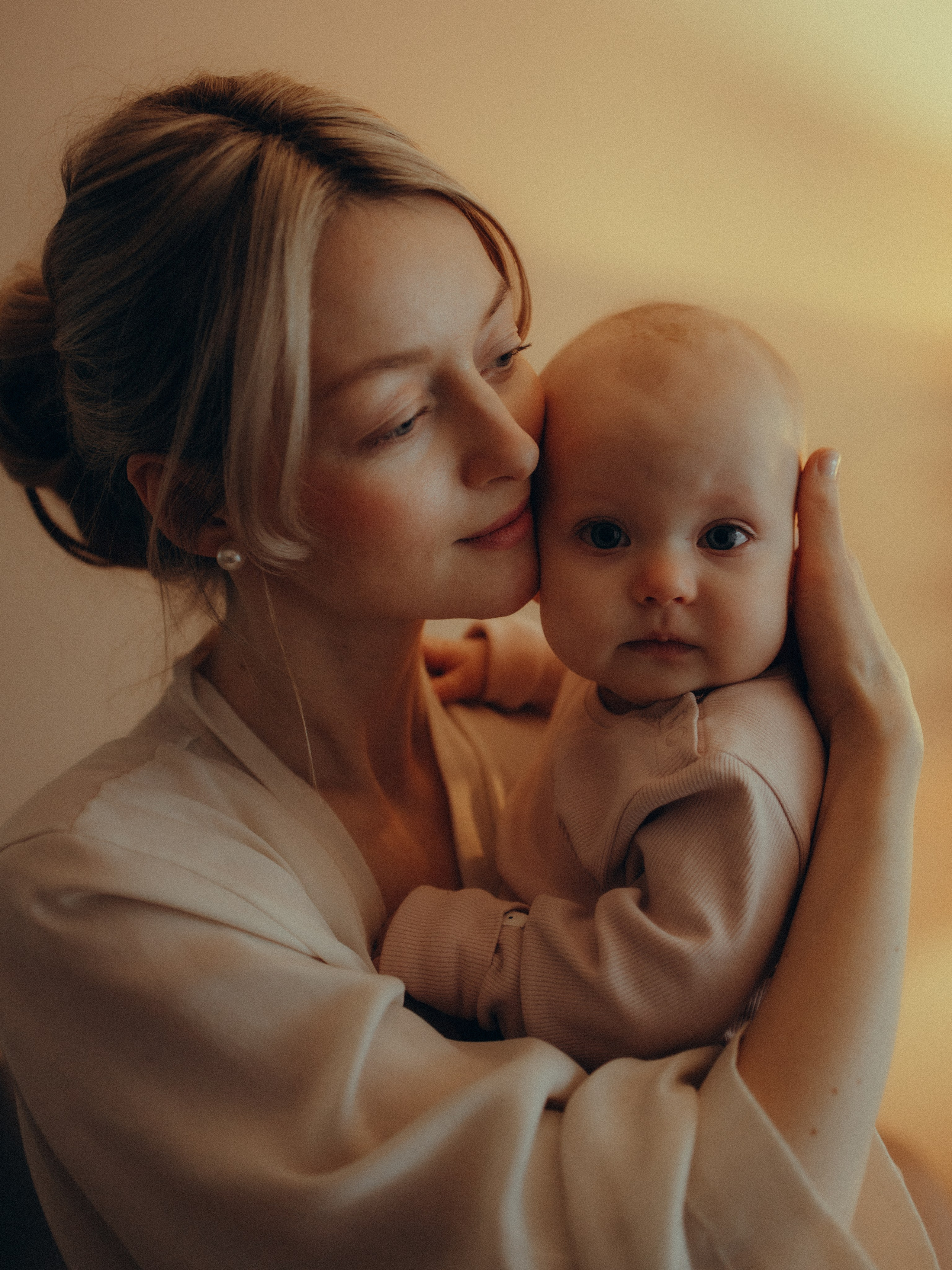 Mia’s family. Kristina, portrait and family photographer in Helsinki