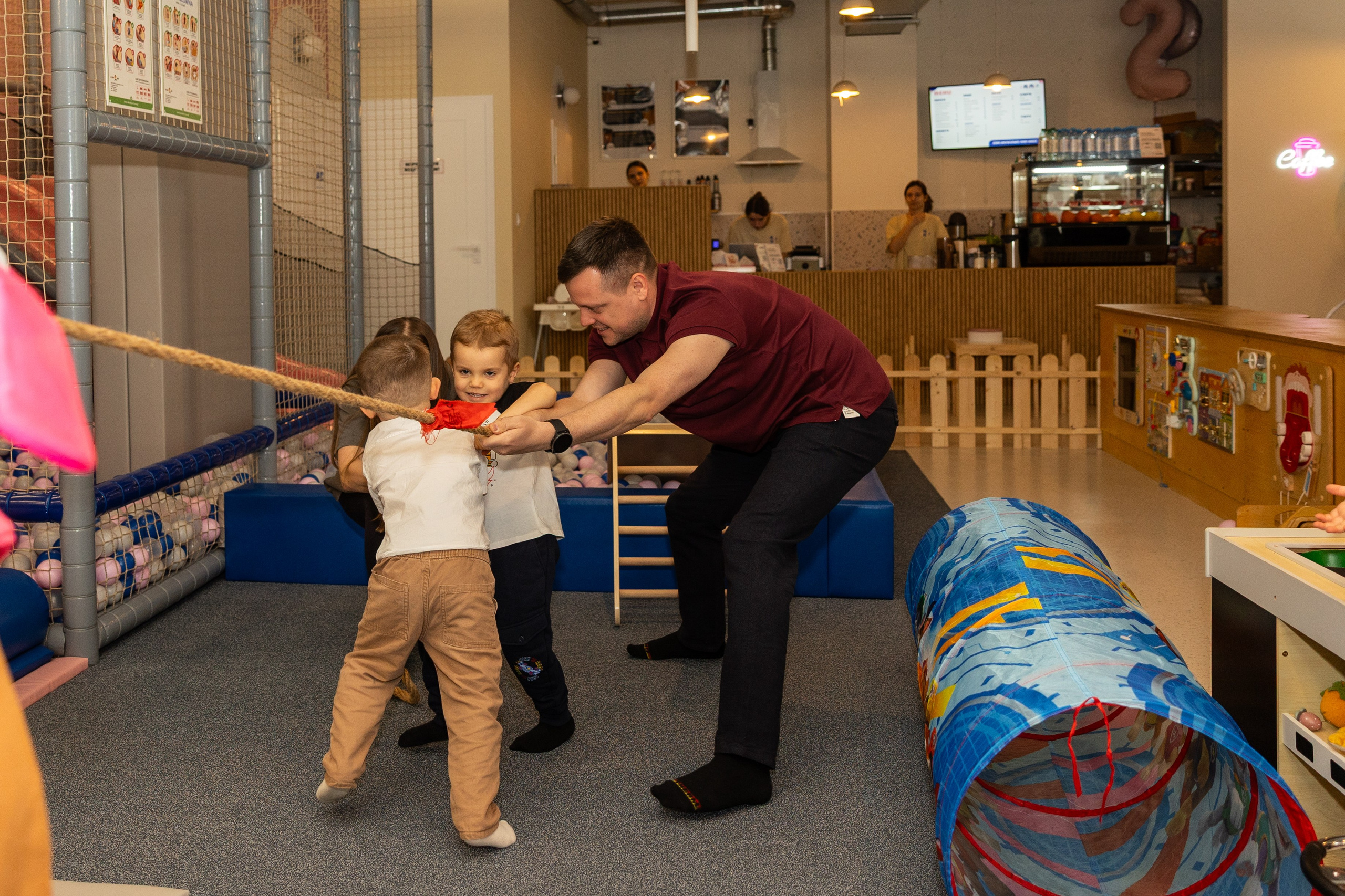 День рождения Артёма 24 января 2026 года. Семейный и детский фотограф в Варшаве Мила Бобровская