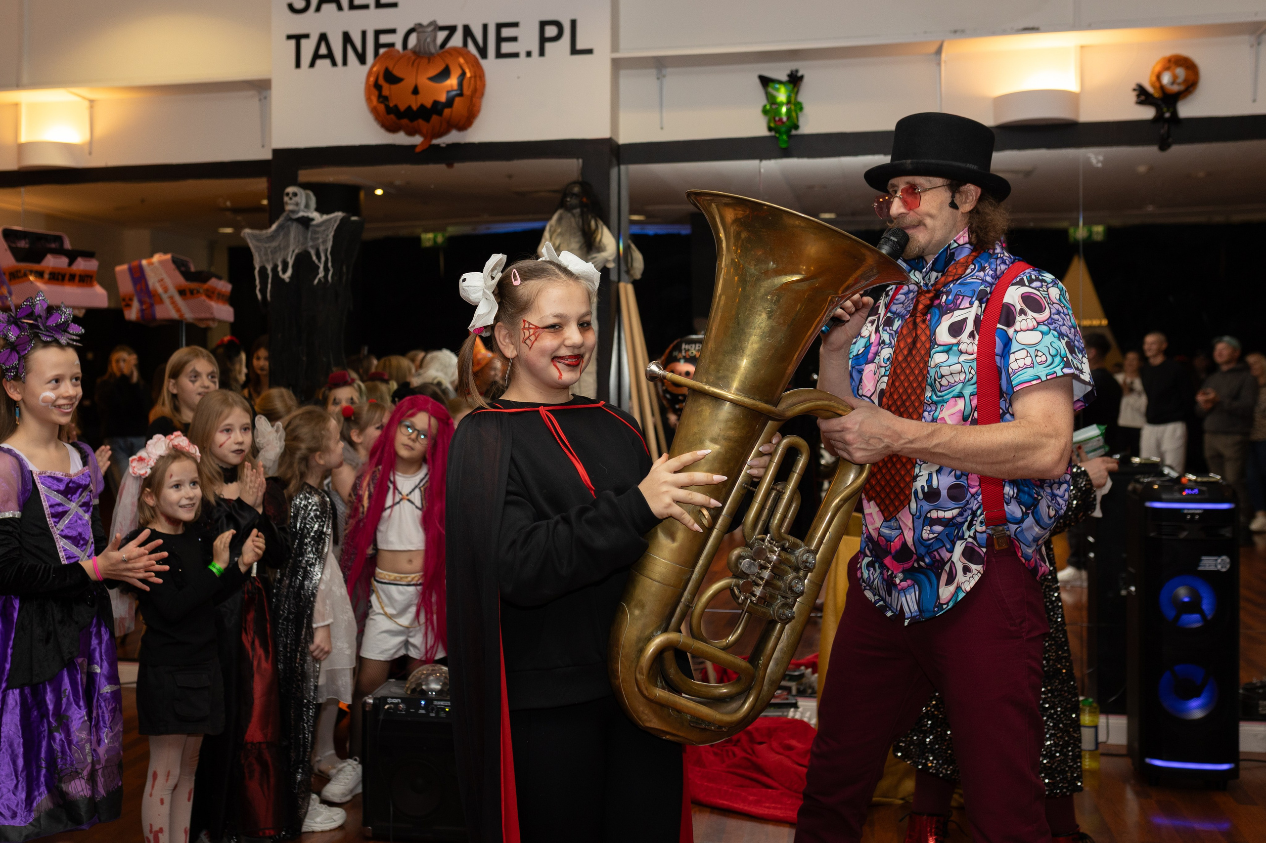 Leo dance studio Helloween 2025. Семейный и детский фотограф в Варшаве Мила Бобровская