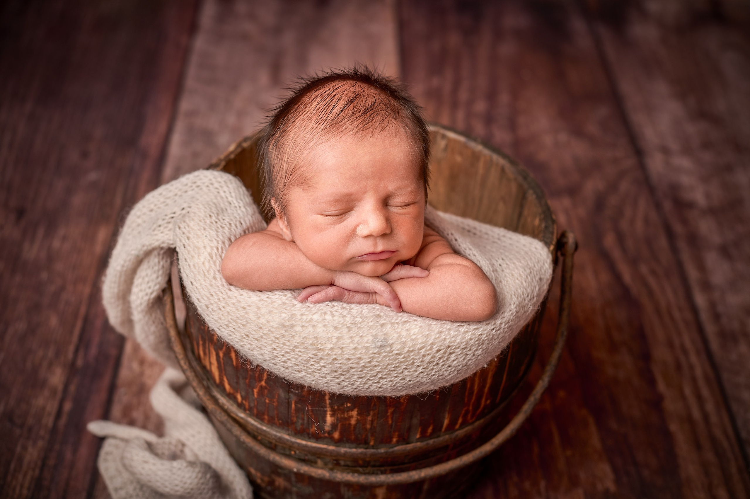 MATERNITY & NEWBORN professional Photography by Irene Chaikeen. Irene Chaikeen | Maternity and newborn photoshoot in Essex/London