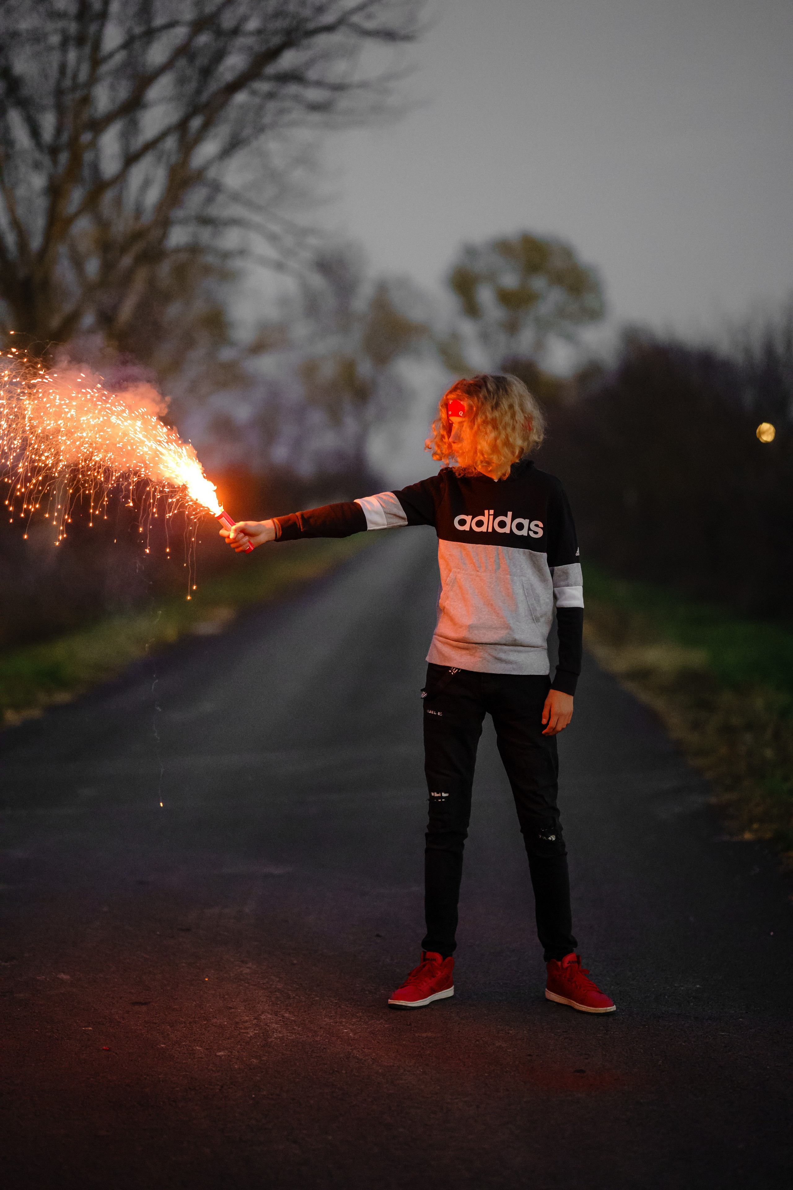 Fumigene… 40 lei/fumigena Opțional. Trendy Albums