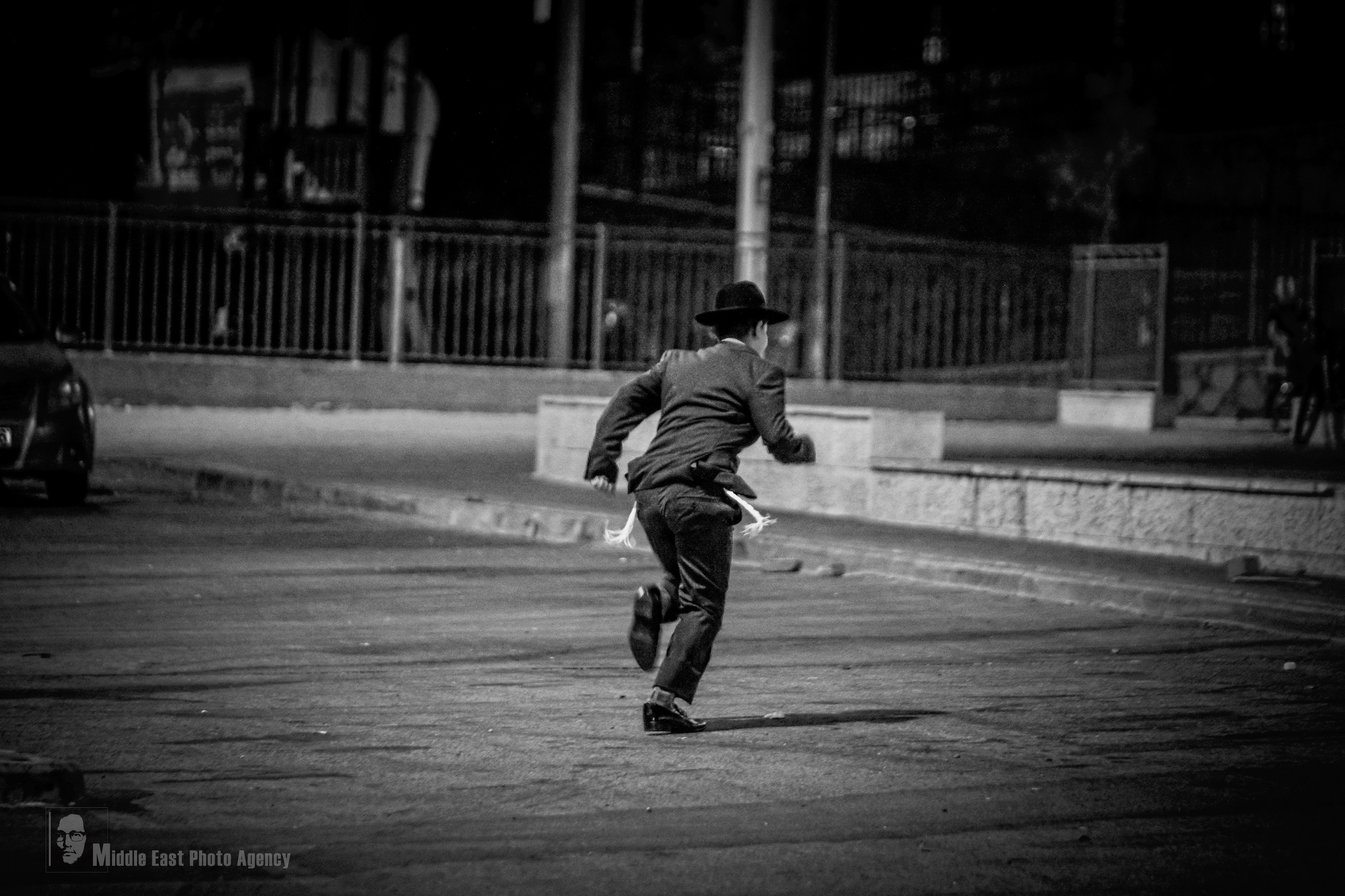 מאיר חוגג בר מצוה. Middle East Photo Agency — Photography & Event Magnets — סוכנות צילום והדפסת מגנטים לאירועים