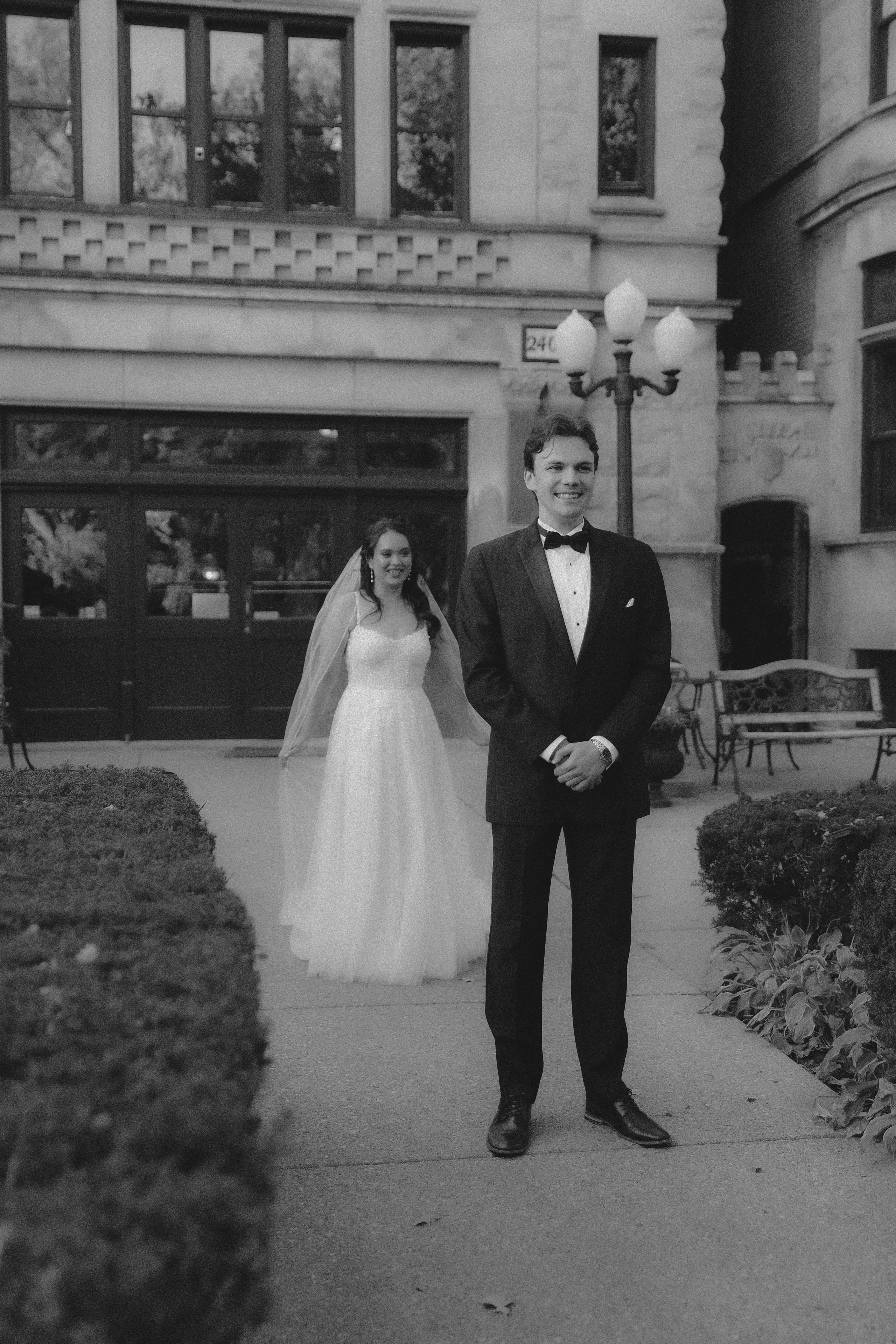 Madison&Otis. Couple photographer in Chicago