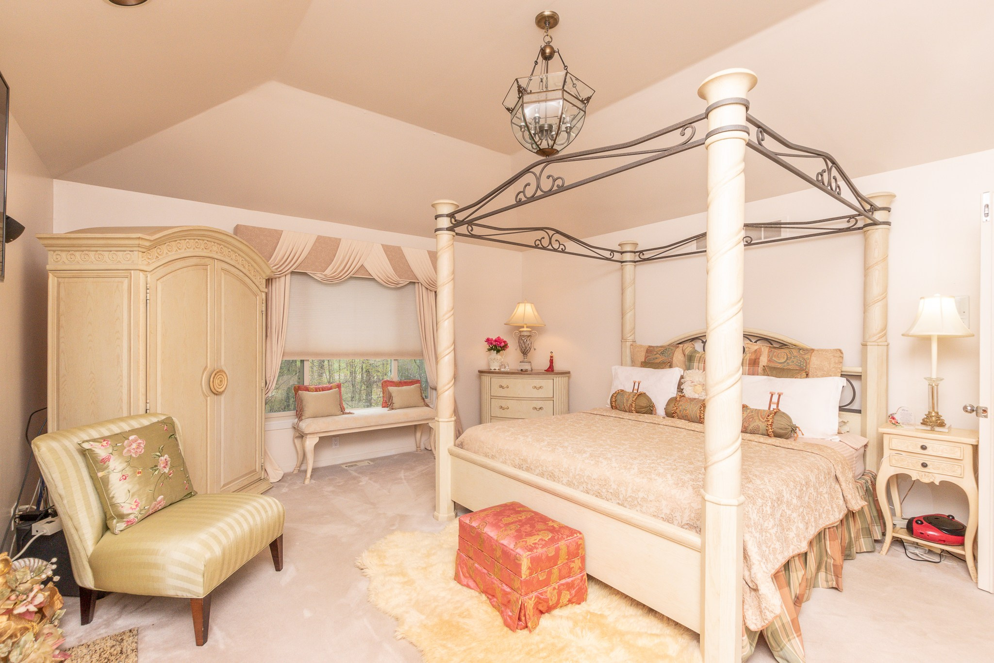 Real Estate. Pic-Cha Photography | Photographer & Media Content Creator | Metro Detroit Area, Michigan