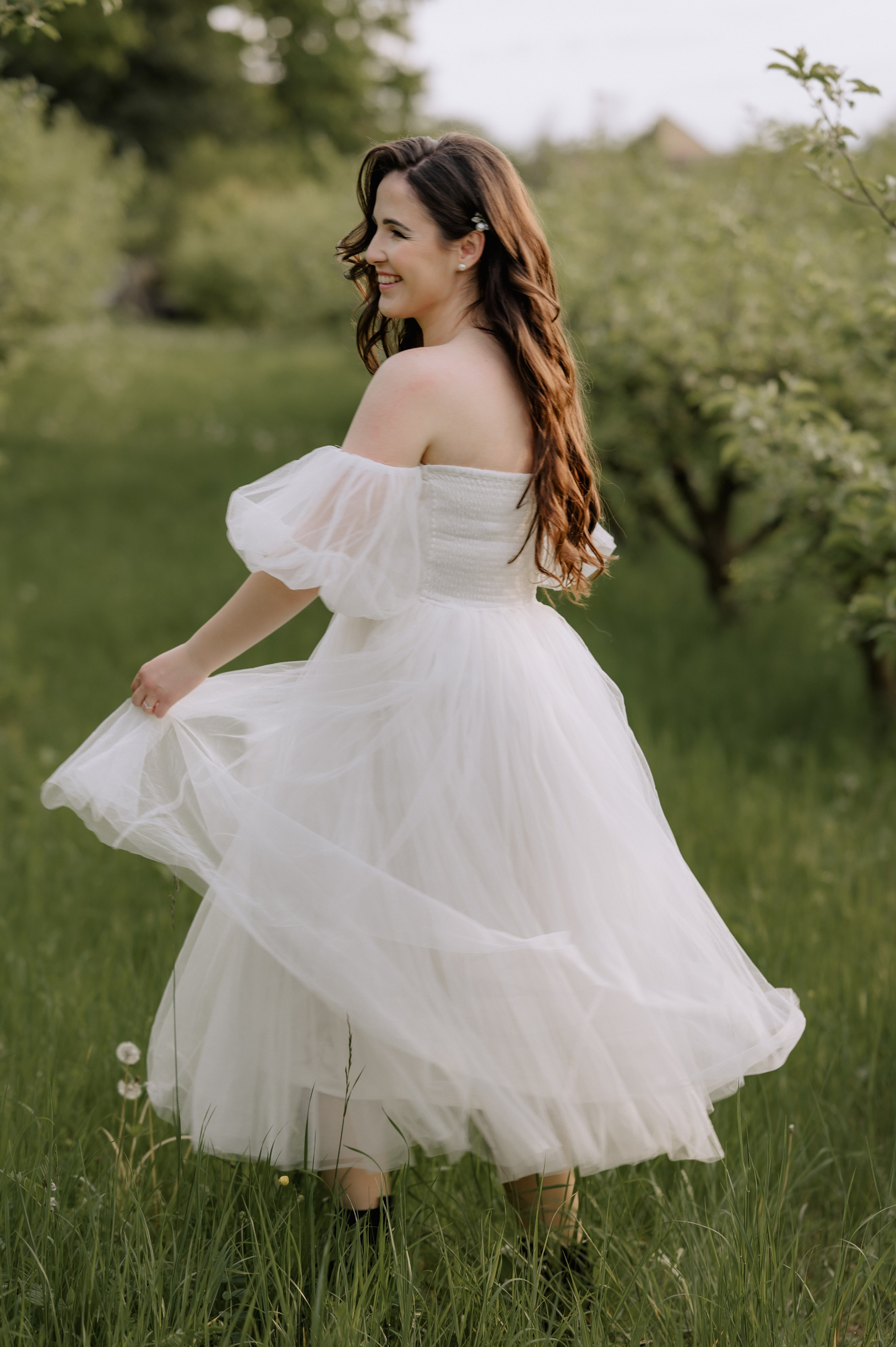 Magda + Andrei | Lovers in the garden. Proud Vision Weddings | Wedding Photography & Film — Servicii profesionale Foto Video Nunta Iasi