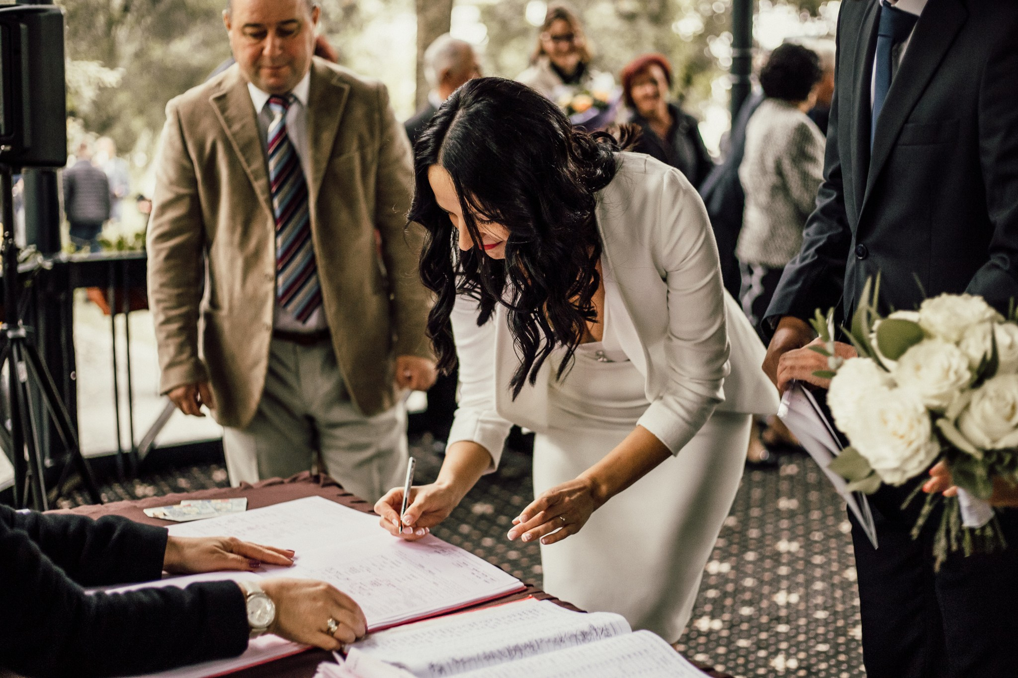 Fotograf stare civila la foisorul din Parcul Central din Cluj-Napoca. Horatiu Fat: Fotograf si Videograf Profesionist Nunta Cluj-Napoca