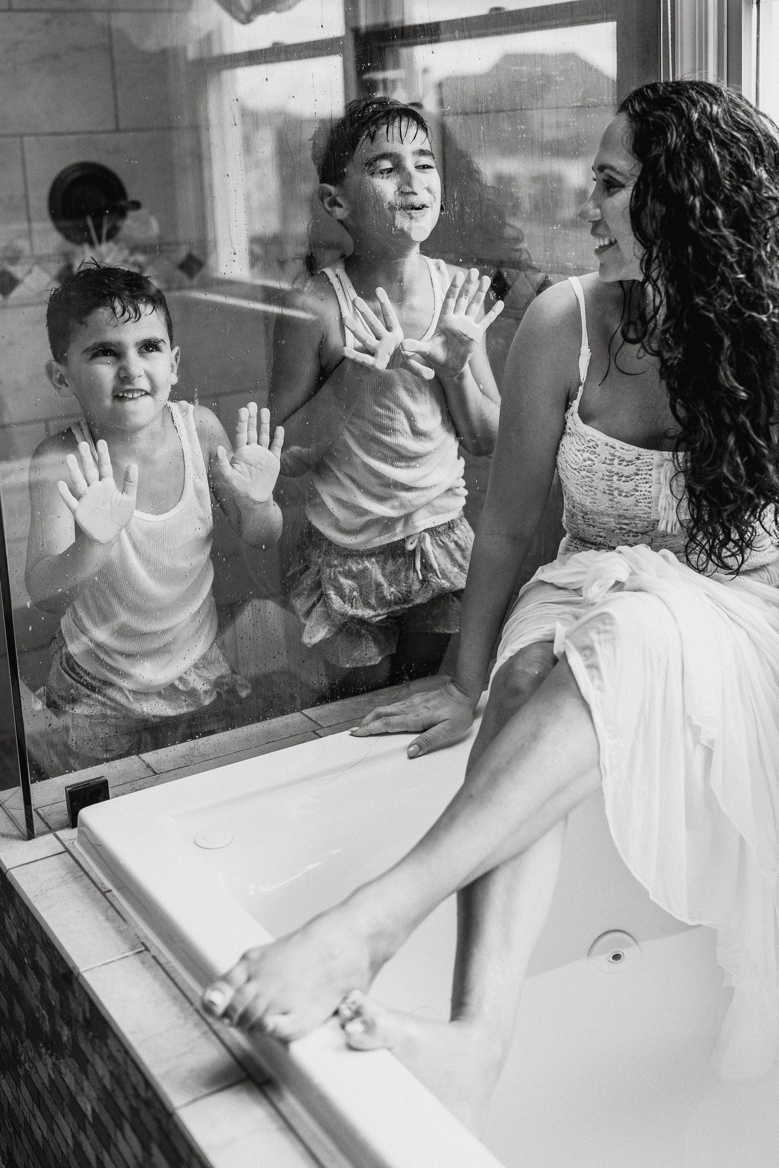 Indoor Family Photography – Warm & Relaxed Atmosphere. Alisa Tant — Family and newborn photographer Bucks County, Montgomery county, Philadelphia, NJ